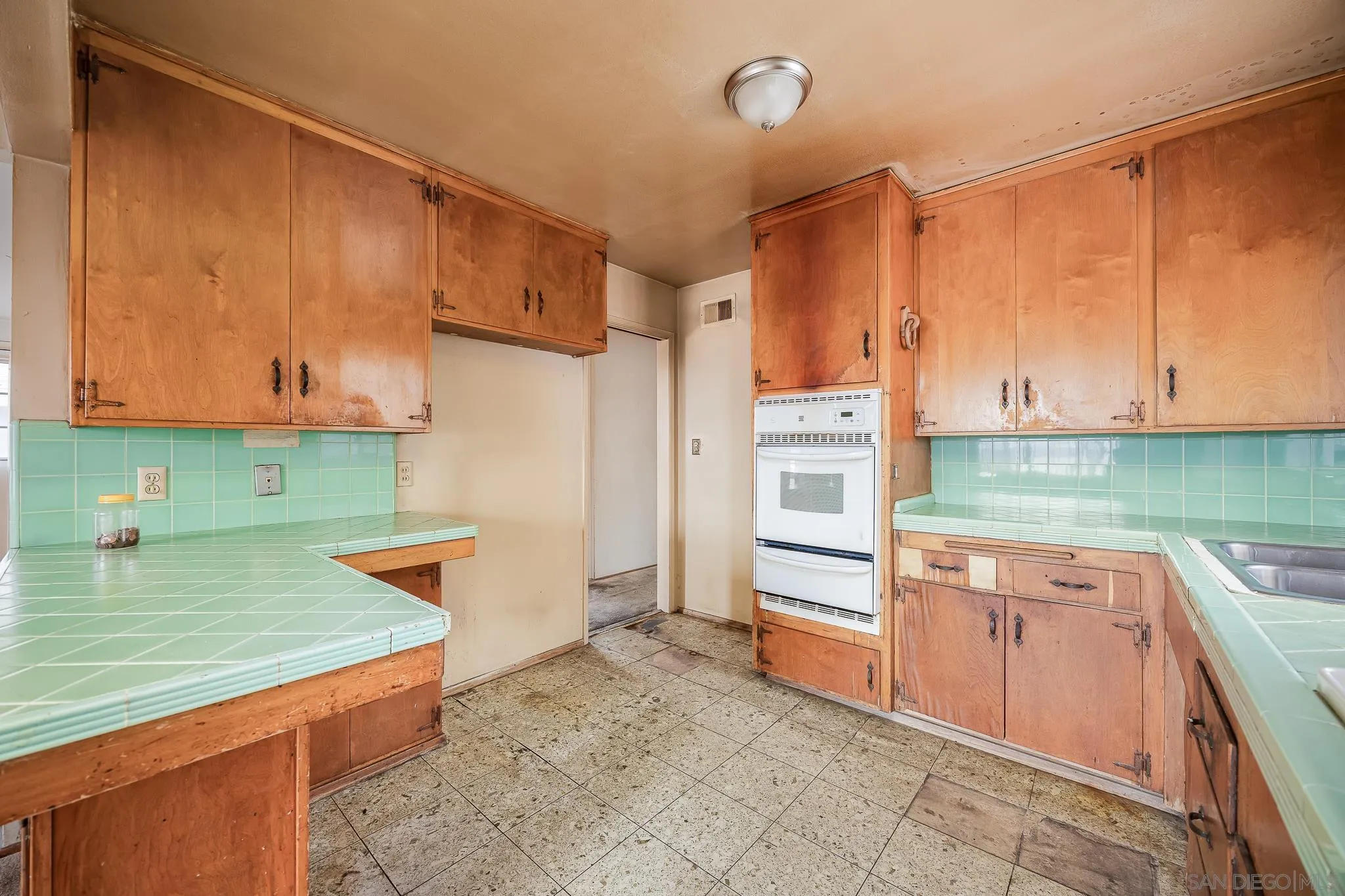 https://cdn.realtyfeed.com/cdn/127/250037354/c81f5d2d57adf9b872221d0e49774456.webp
