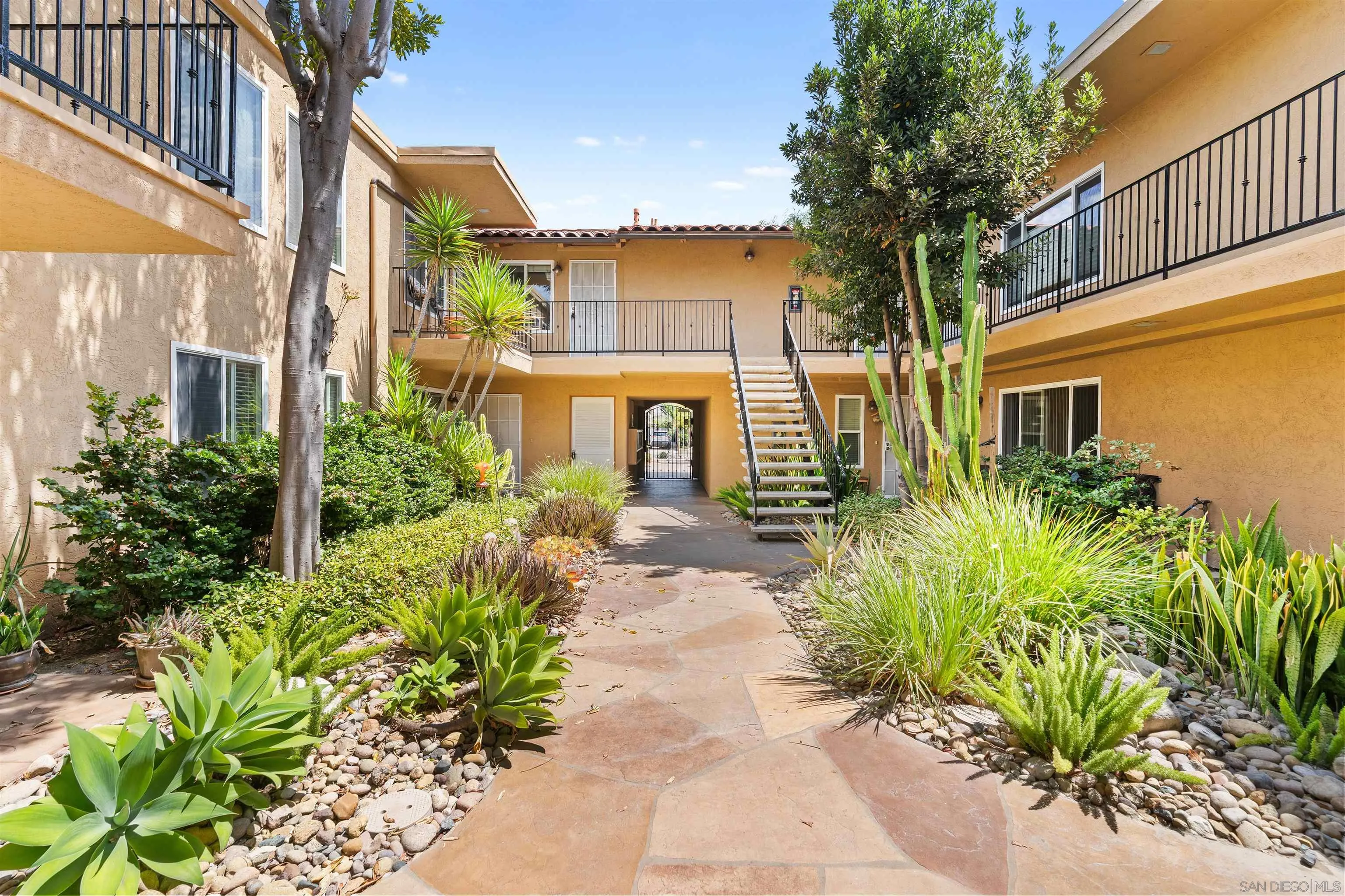 https://cdn.realtyfeed.com/cdn/127/250037355/7216300e3ee2ce64b14f79898254afe9.webp
