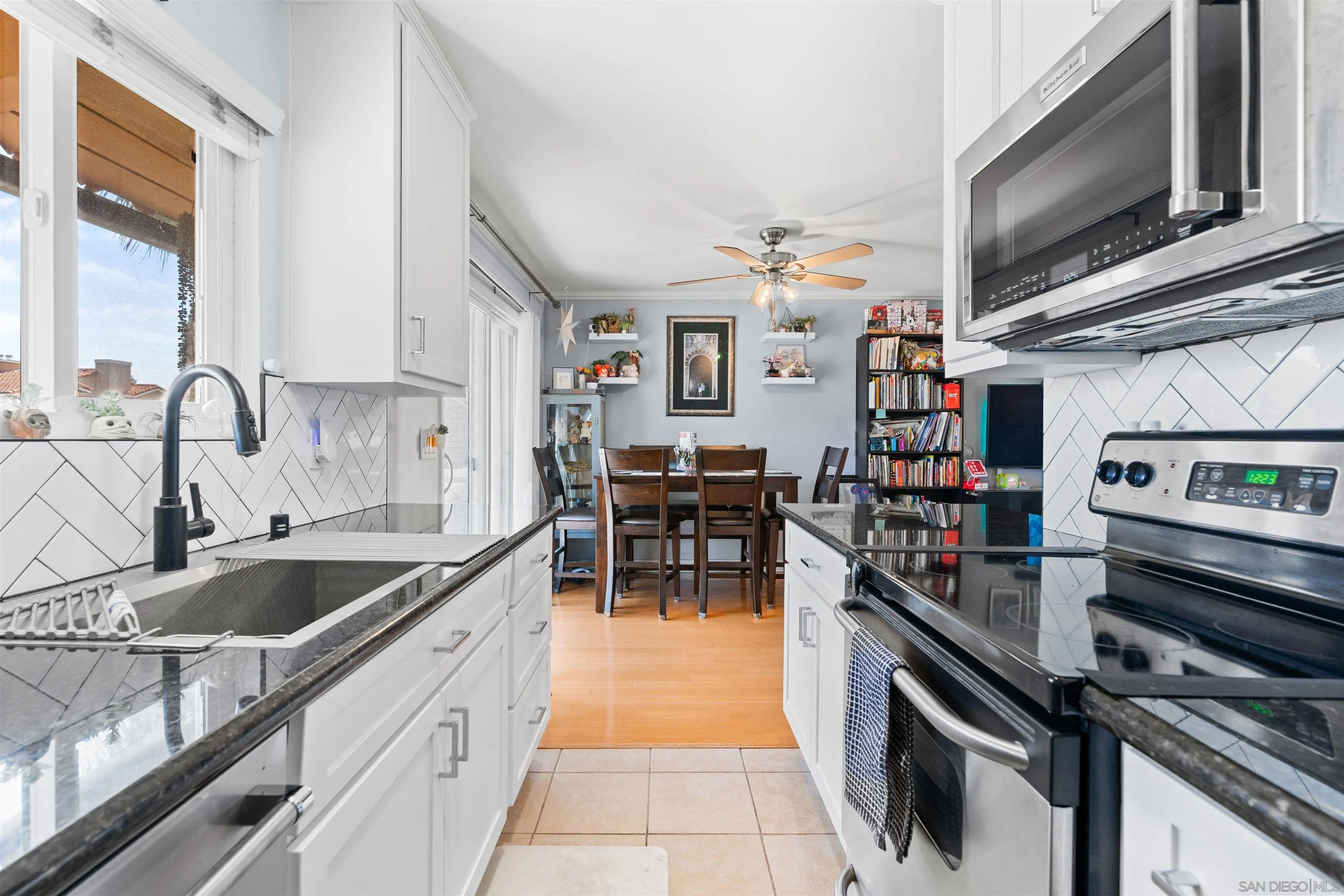 https://cdn.realtyfeed.com/cdn/127/250037355/8e5aa20f4648ada3add263ea95f5b52d.webp