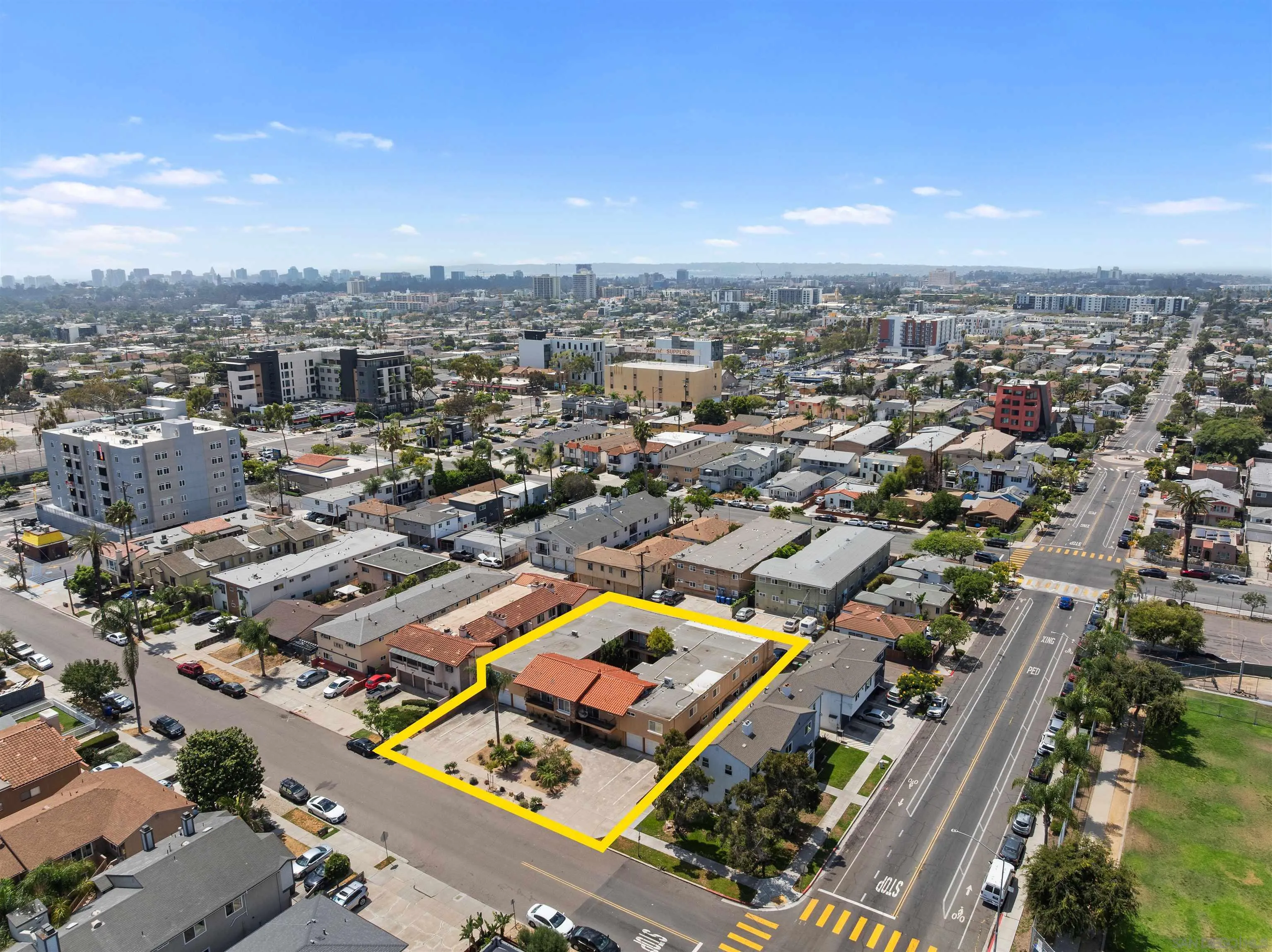 https://cdn.realtyfeed.com/cdn/127/250037355/fc1037c3d6d3d59c2d49763394662ff0.webp