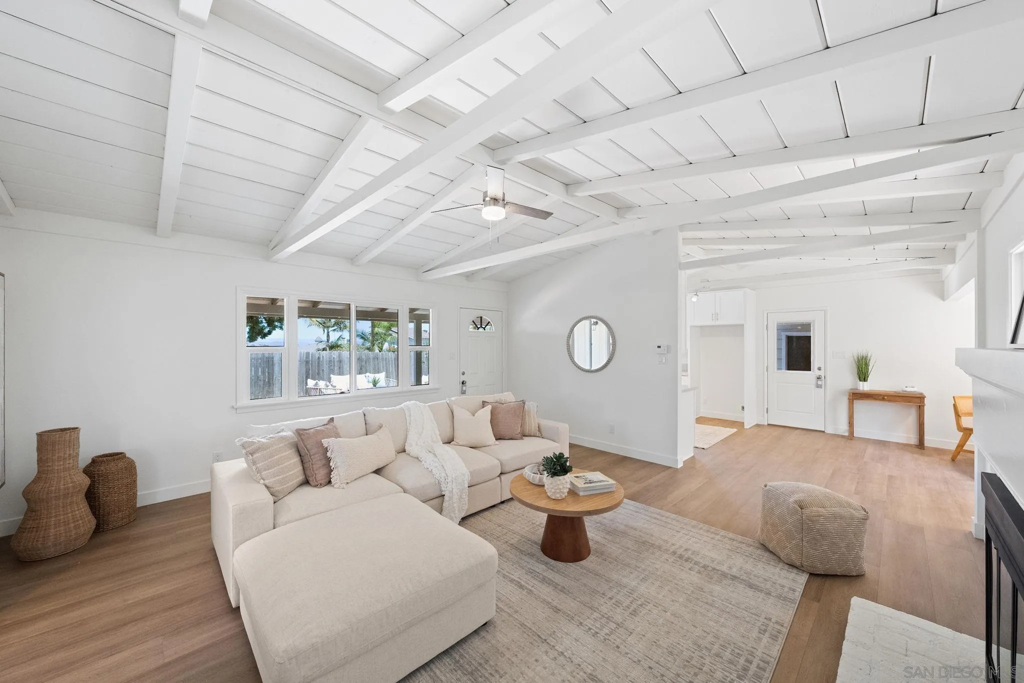 https://cdn.realtyfeed.com/cdn/127/250037357/a826a467960b7744460f541f90e132fd.webp