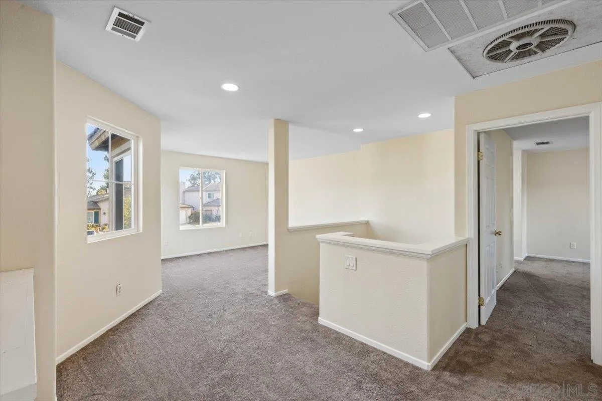 https://cdn.realtyfeed.com/cdn/127/250037358/5b894d7ae9fe4409023f0350c734a893.webp