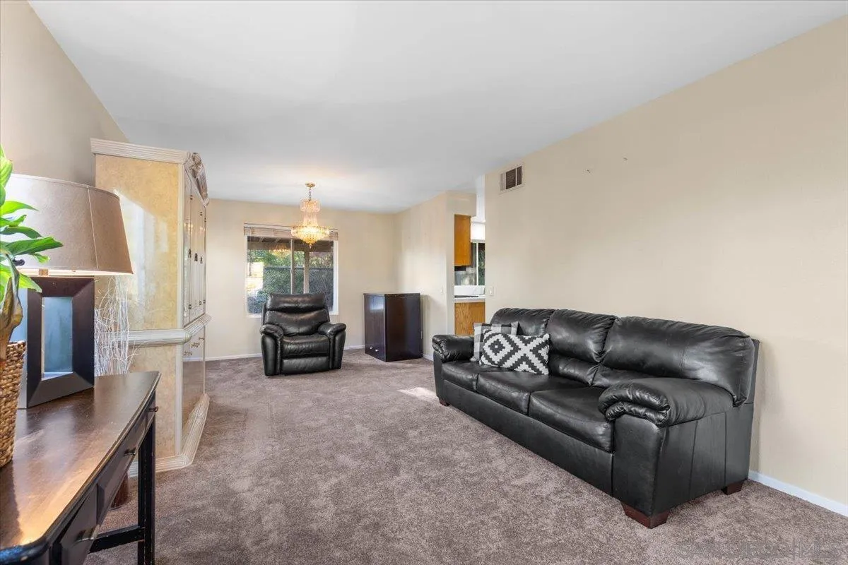 https://cdn.realtyfeed.com/cdn/127/250037358/b84193baa963b2b08135c035c958f17d.webp