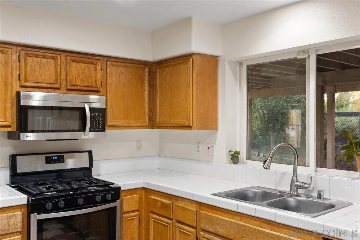 https://cdn.realtyfeed.com/cdn/127/250037358/bc89c32ee06ced18568766c4e5fbe839.webp