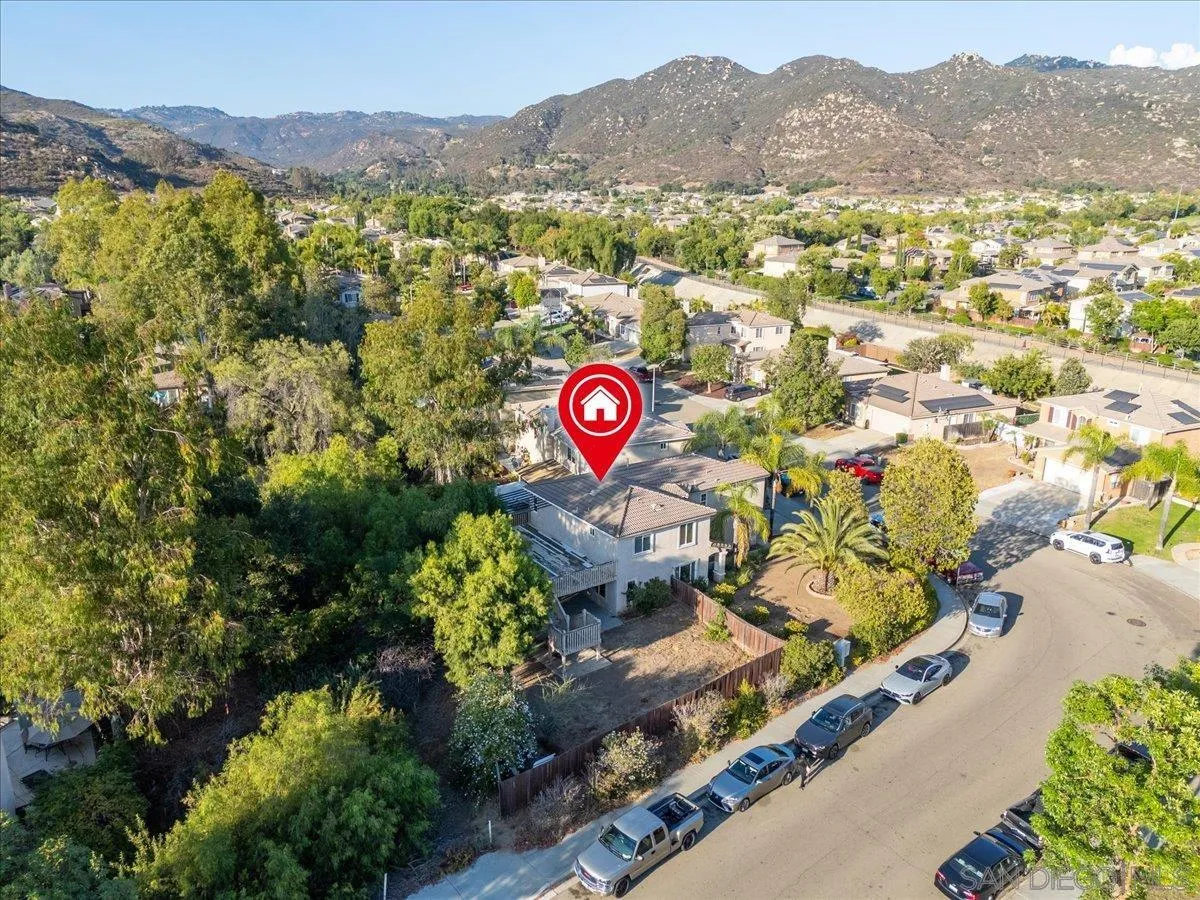 https://cdn.realtyfeed.com/cdn/127/250037358/befa5bf812c7426bf320d0f201dc22ca.webp