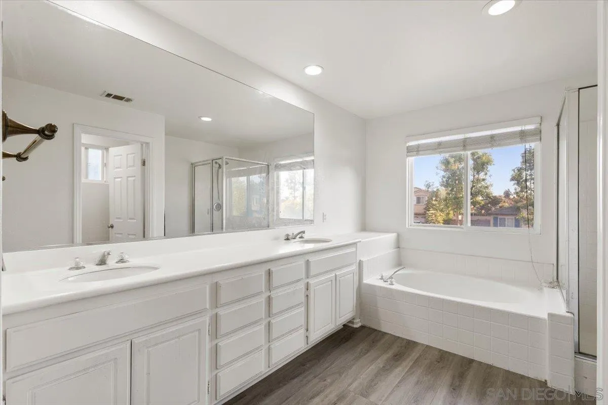 https://cdn.realtyfeed.com/cdn/127/250037358/cf62c5c68728757c2bafbd9f735d517b.webp
