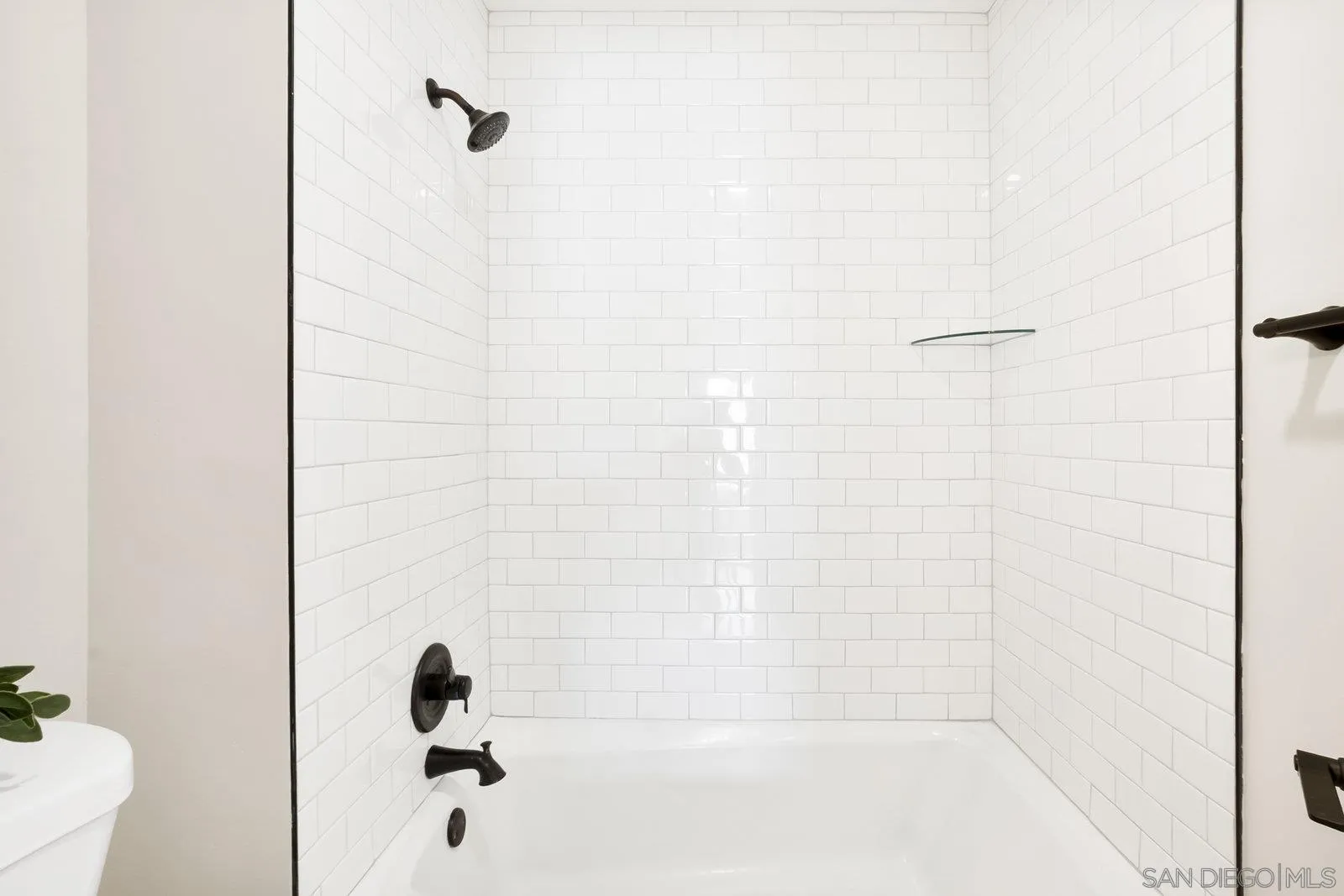 https://cdn.realtyfeed.com/cdn/127/250037361/0a57ff906e979afcff33e249c20baa35.webp