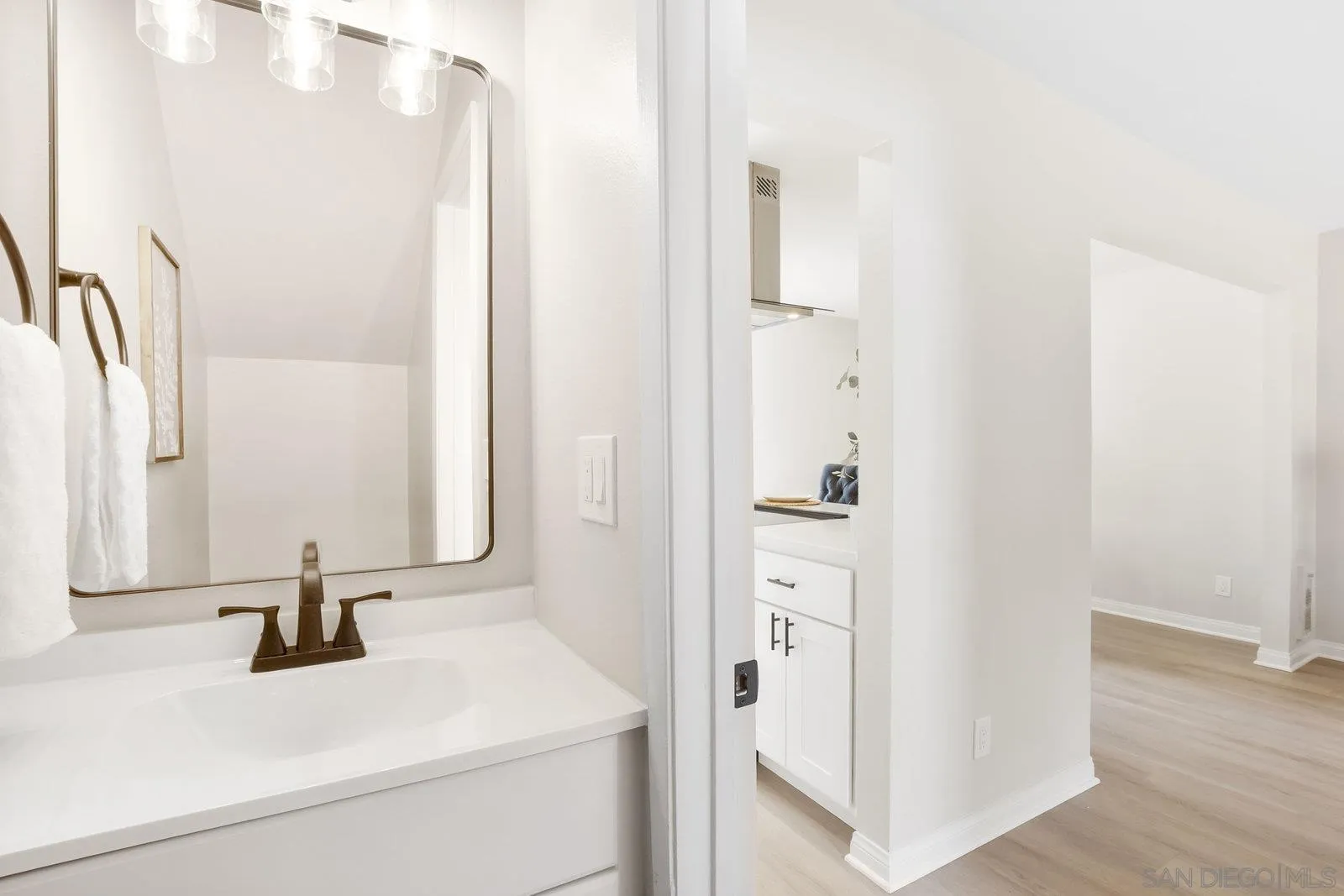https://cdn.realtyfeed.com/cdn/127/250037361/64a4eef712999c9e7c881ce8d30bf07b.webp