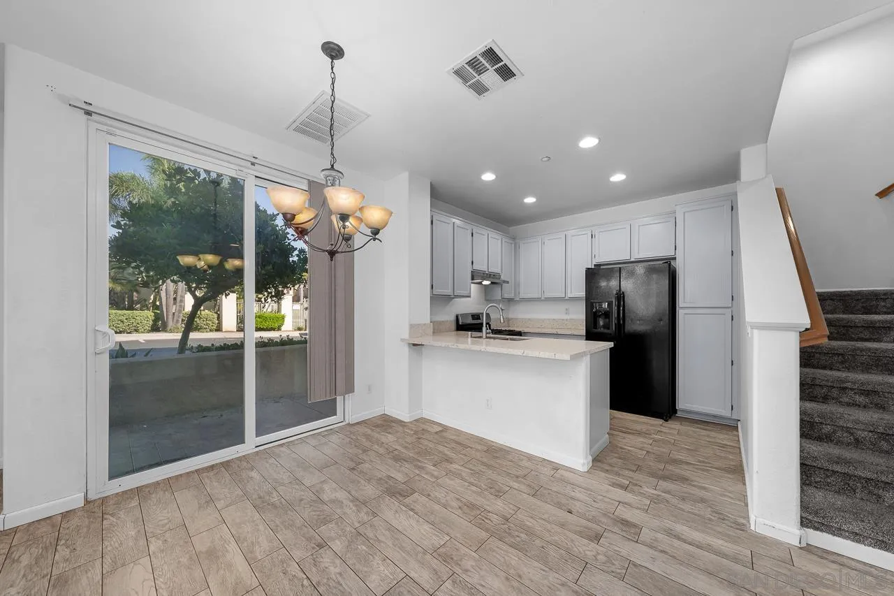 https://cdn.realtyfeed.com/cdn/127/250037364/0cc70e21f7b6a3dc137ef3e125a622d5.webp
