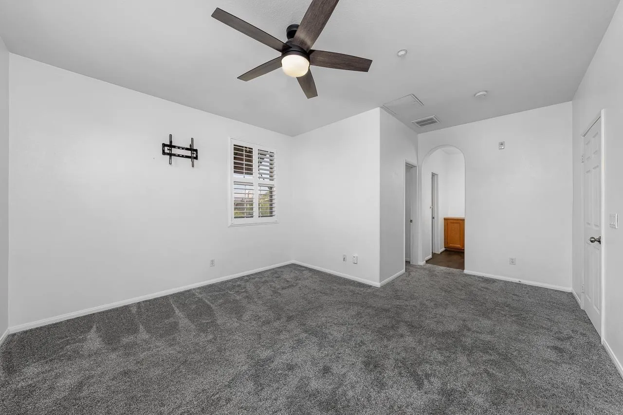 https://cdn.realtyfeed.com/cdn/127/250037364/50e669258013c04cf285cbd2a7d80fde.webp