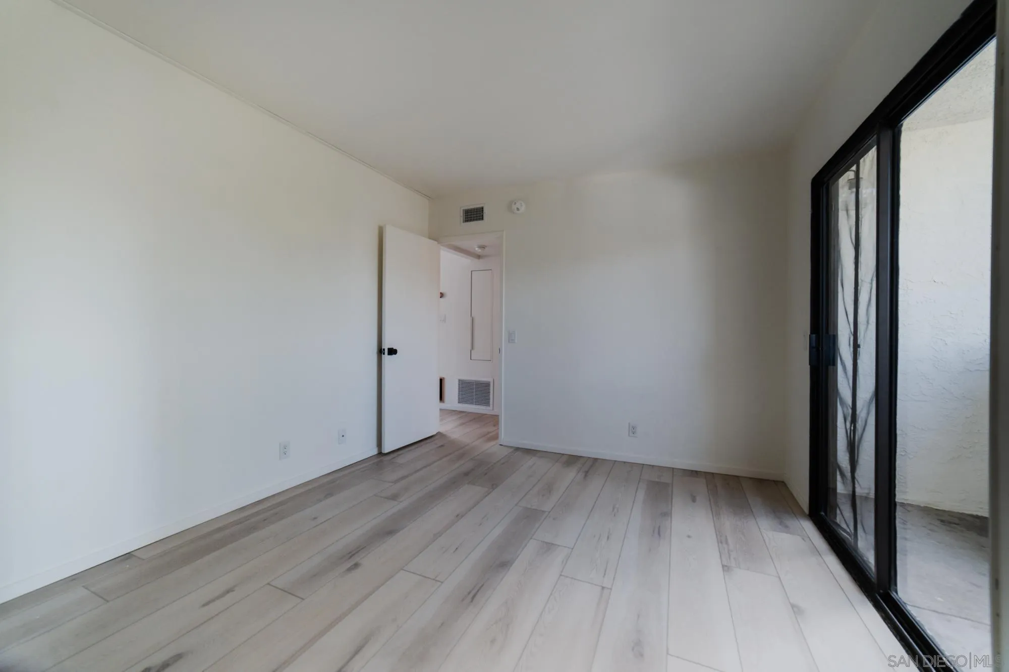 https://cdn.realtyfeed.com/cdn/127/250037365/964a06b8f0398a759bea75650d6504bd.webp