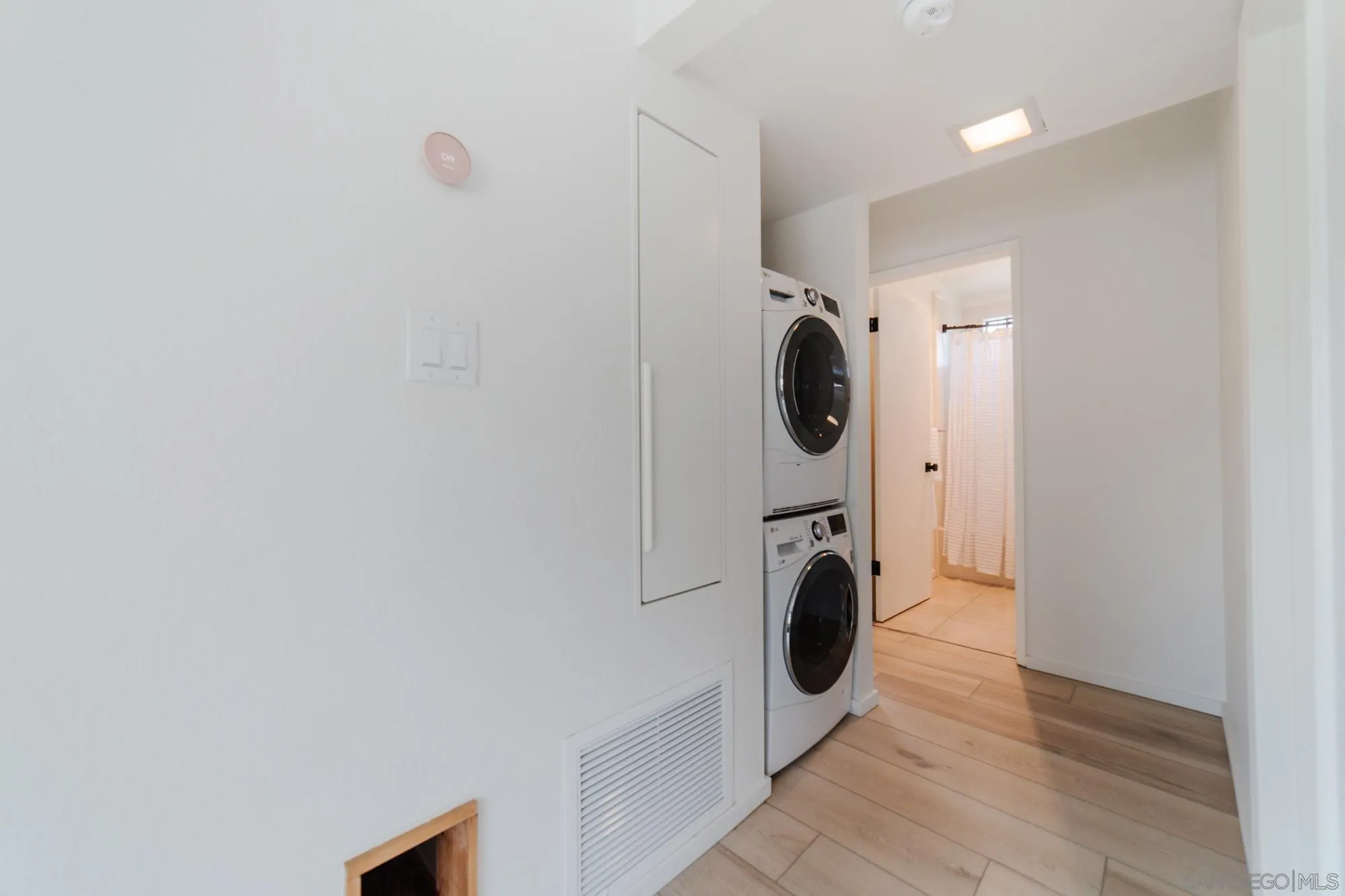 https://cdn.realtyfeed.com/cdn/127/250037365/ae8b98a64a6cb716ec04e6f6d08be777.webp