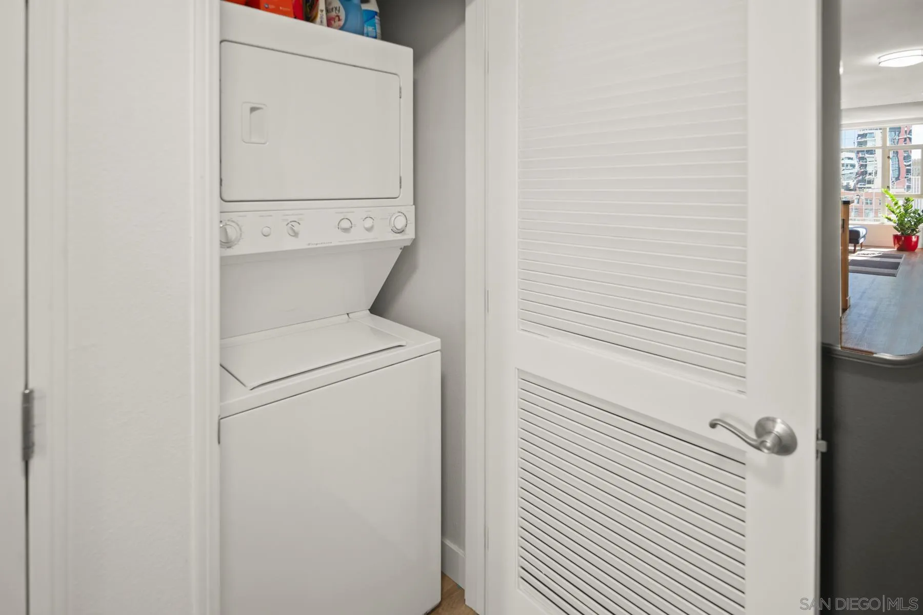 https://cdn.realtyfeed.com/cdn/127/250037367/294505f1281aca2954408c48b3de6dd5.webp