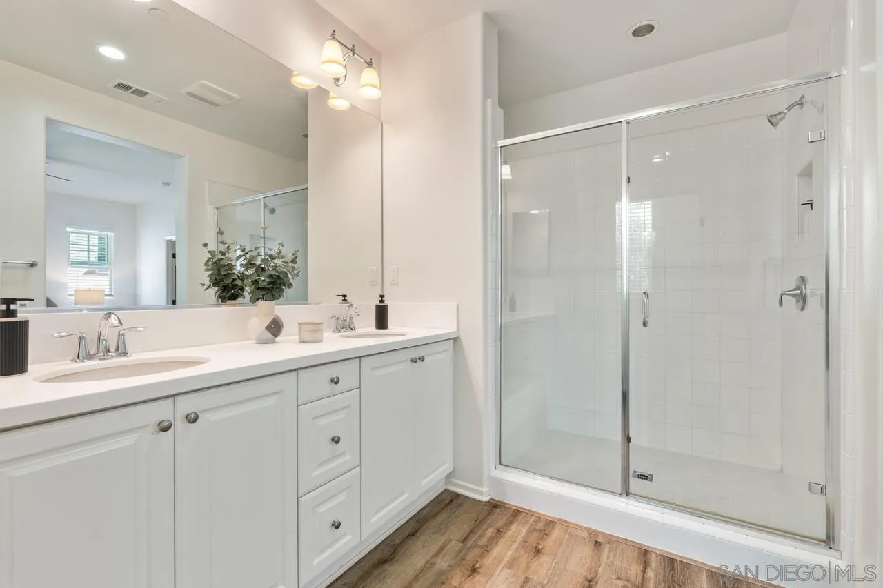 https://cdn.realtyfeed.com/cdn/127/250037368/1e3def03b3237c36a24d7b247ececec4.webp