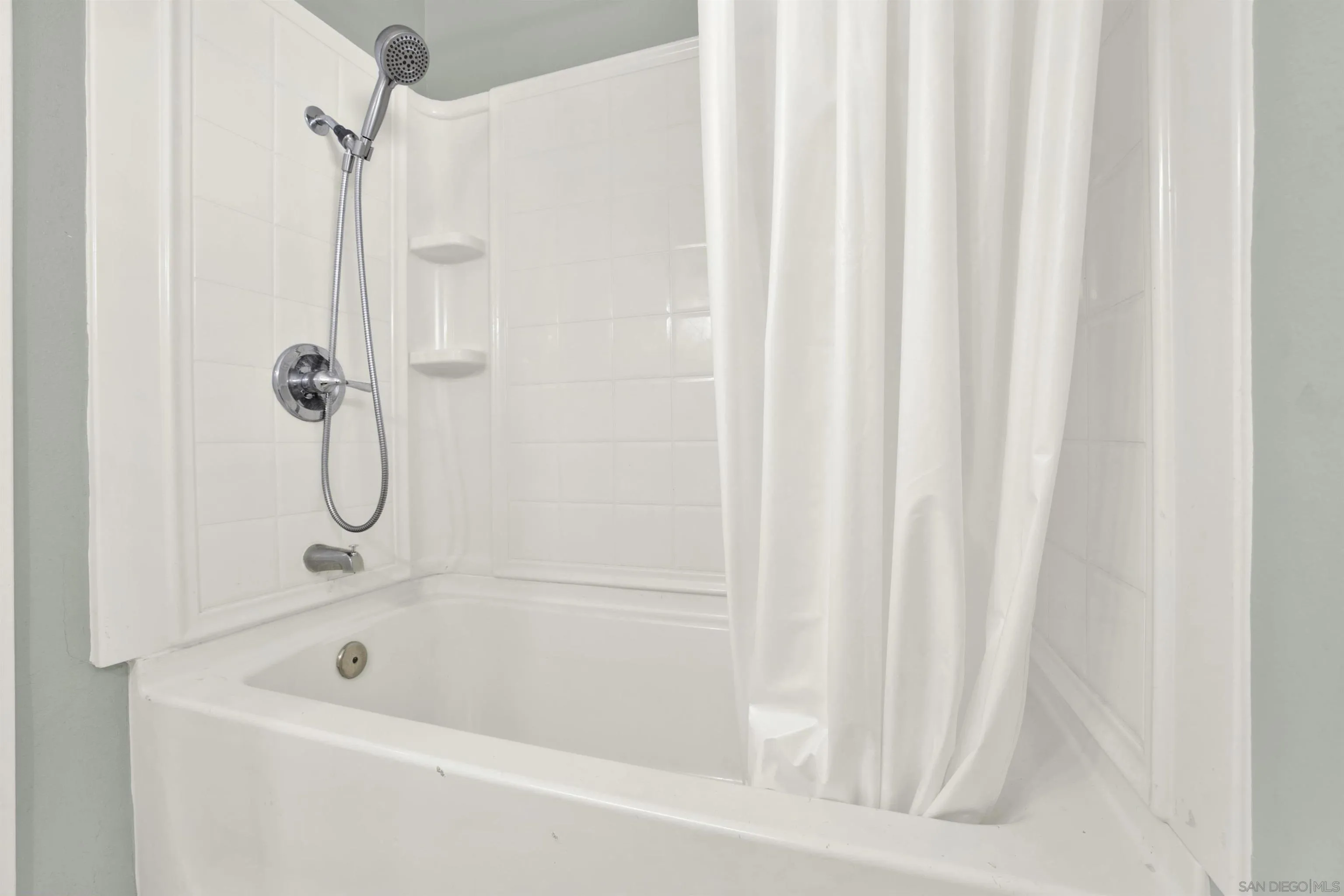 https://cdn.realtyfeed.com/cdn/127/250037369/27e96bdc3d6adf350ec29afd07d0f58f.webp