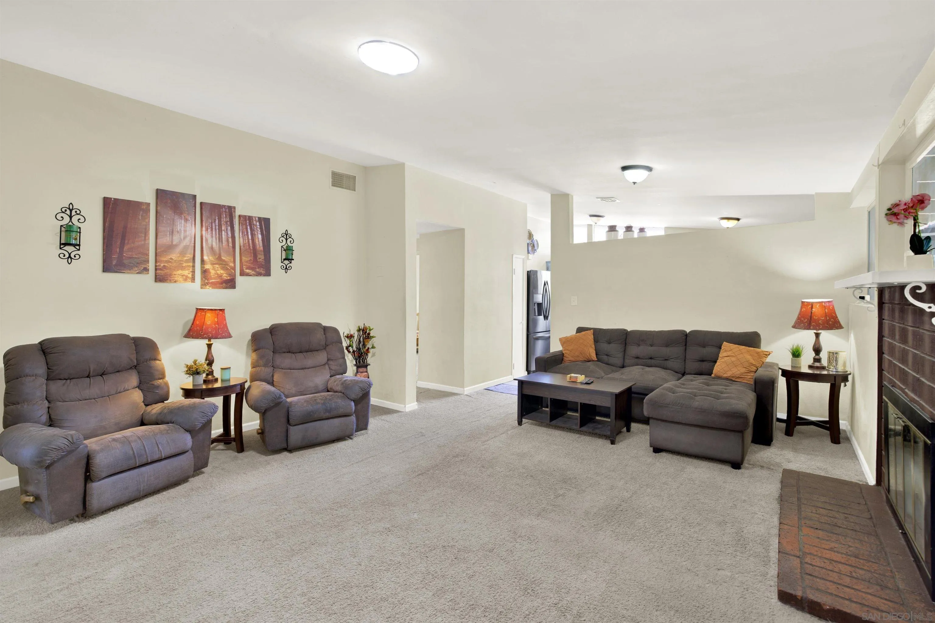 https://cdn.realtyfeed.com/cdn/127/250037369/43a280fcae76d139b1fff135f0644a85.webp