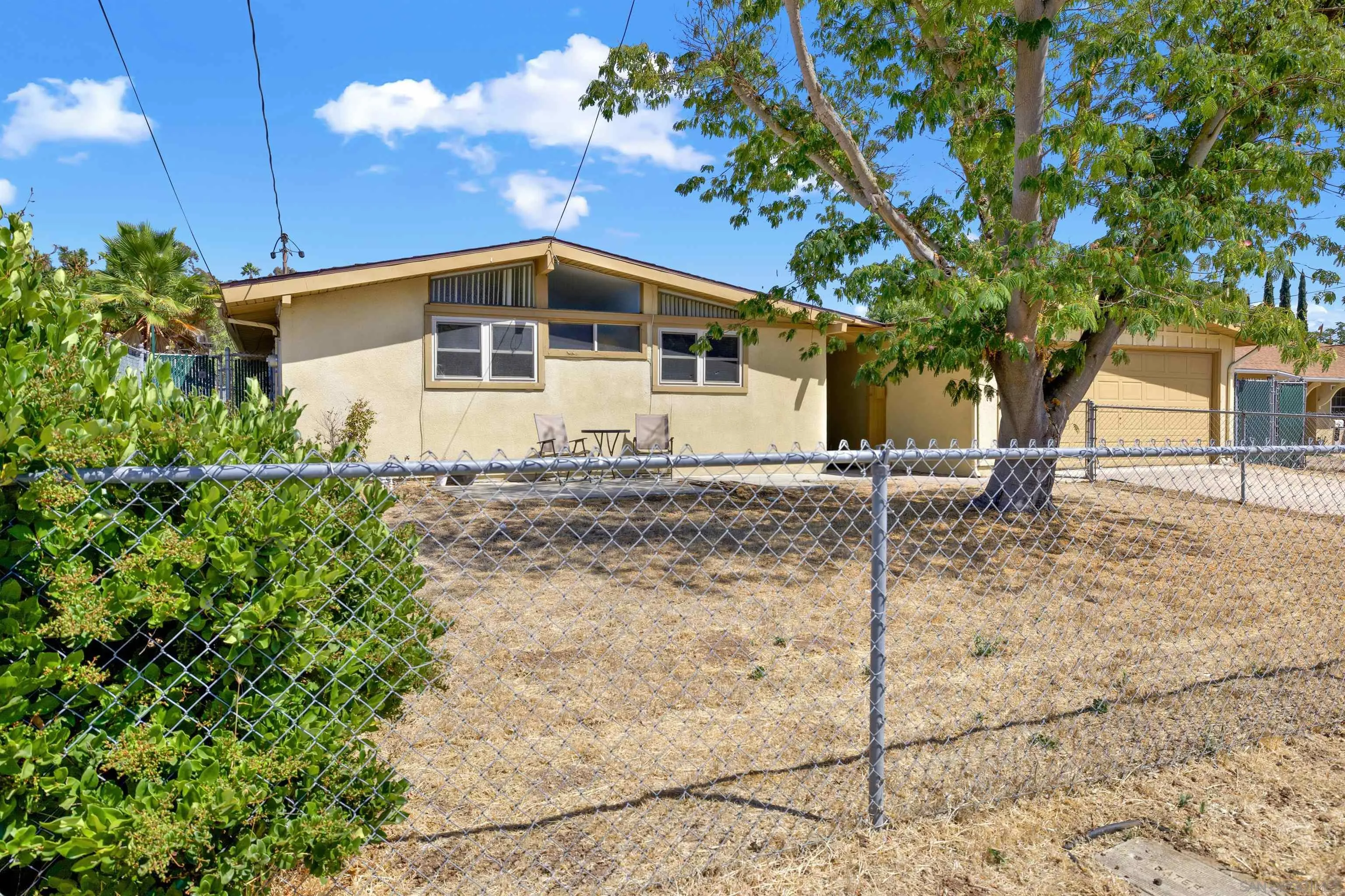https://cdn.realtyfeed.com/cdn/127/250037369/4b68701c74cec073c7e6154a420ddf2a.webp