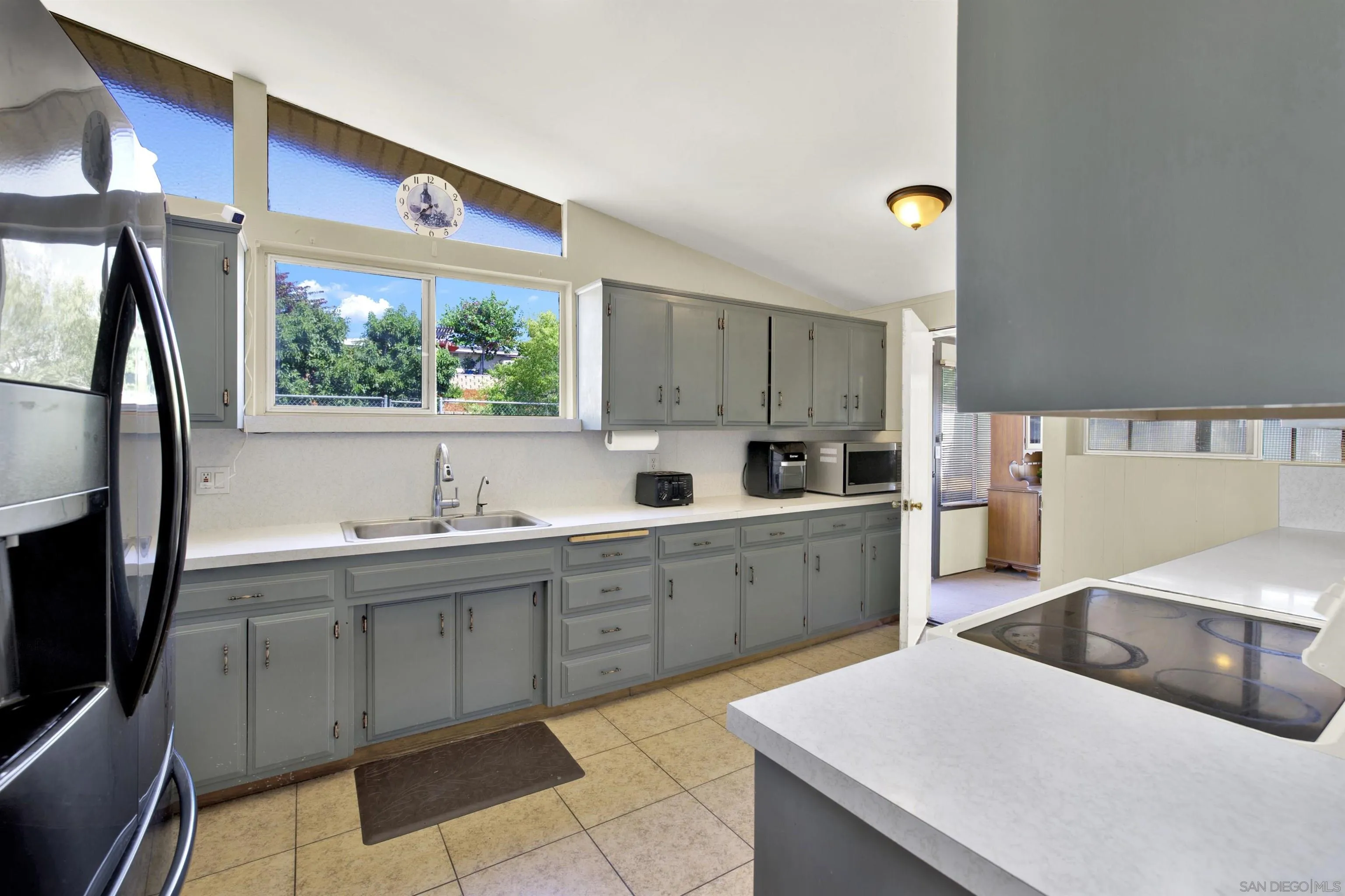 https://cdn.realtyfeed.com/cdn/127/250037369/515b8cd7536fdeb77c68967273ca118b.webp