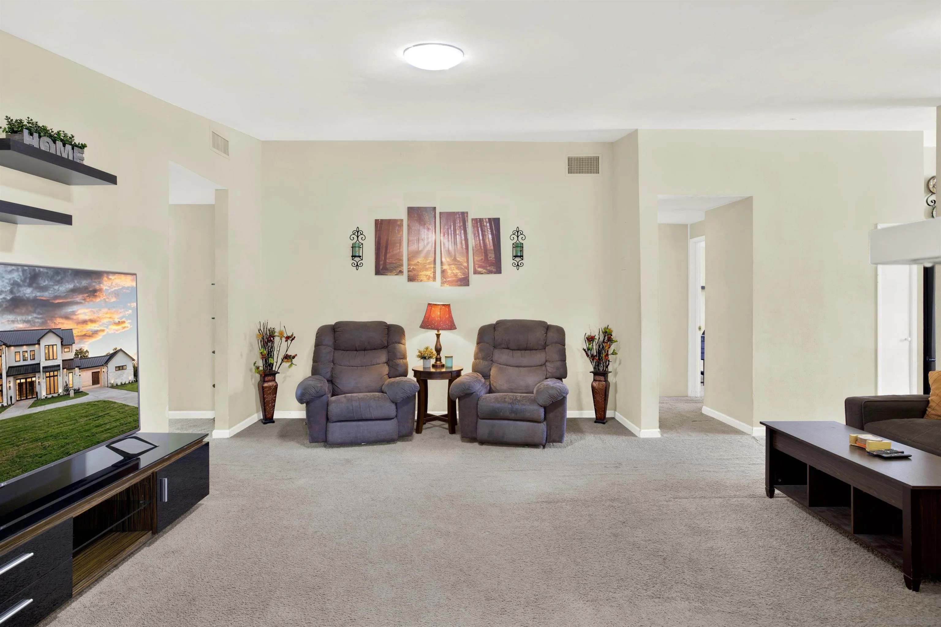 https://cdn.realtyfeed.com/cdn/127/250037369/6f58916f2bd3f35e1b7fb7a04cf6b475.webp