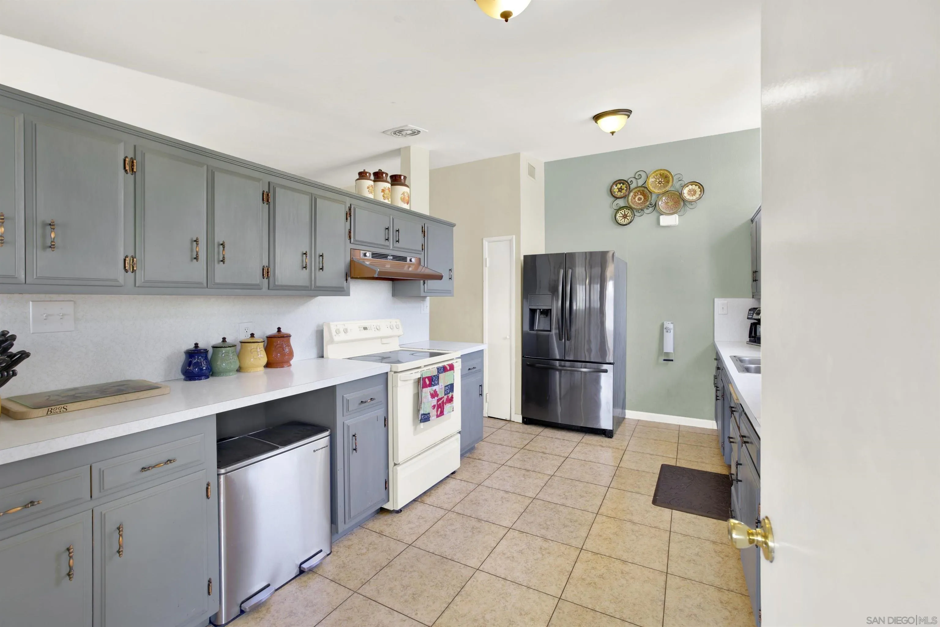 https://cdn.realtyfeed.com/cdn/127/250037369/ba8b4cd4bb99a669d65b21f46b726350.webp