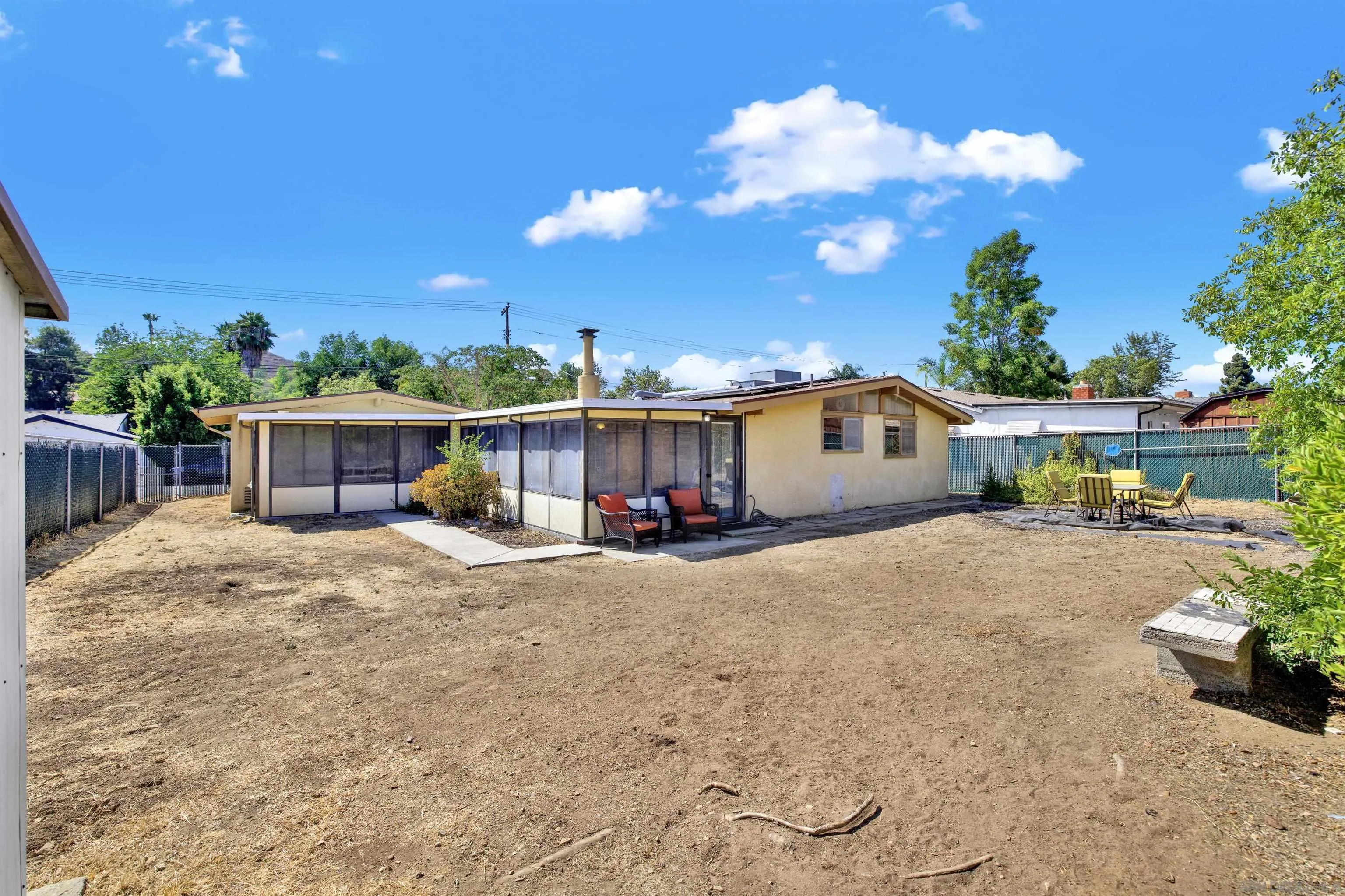 https://cdn.realtyfeed.com/cdn/127/250037369/e92530a18a88089d2323f3e386d21561.webp