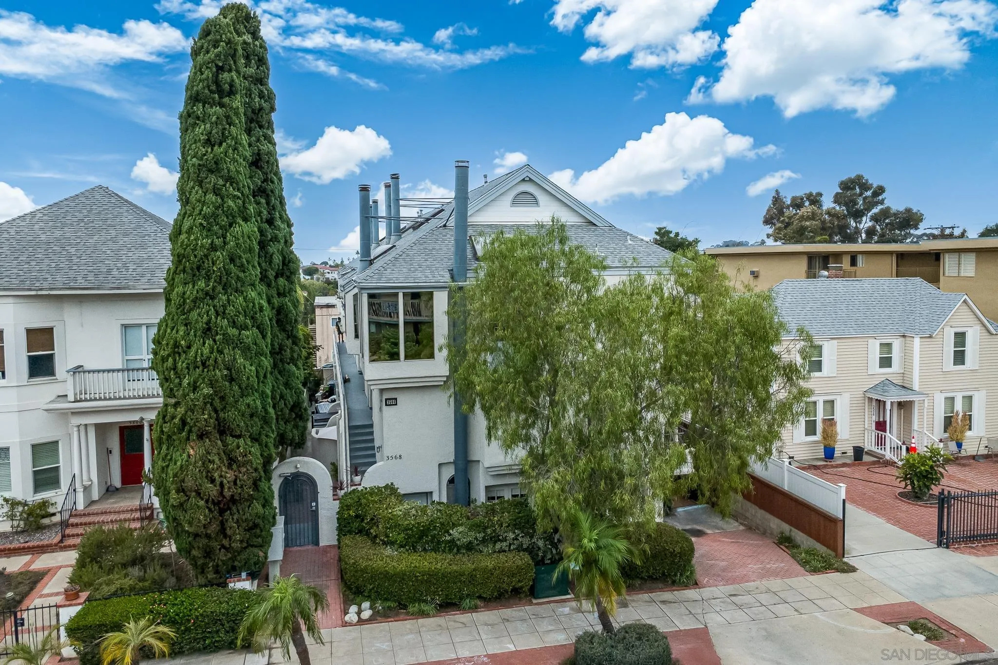 https://cdn.realtyfeed.com/cdn/127/250037370/2e1dd6b199206e184d13891b400885e9.webp