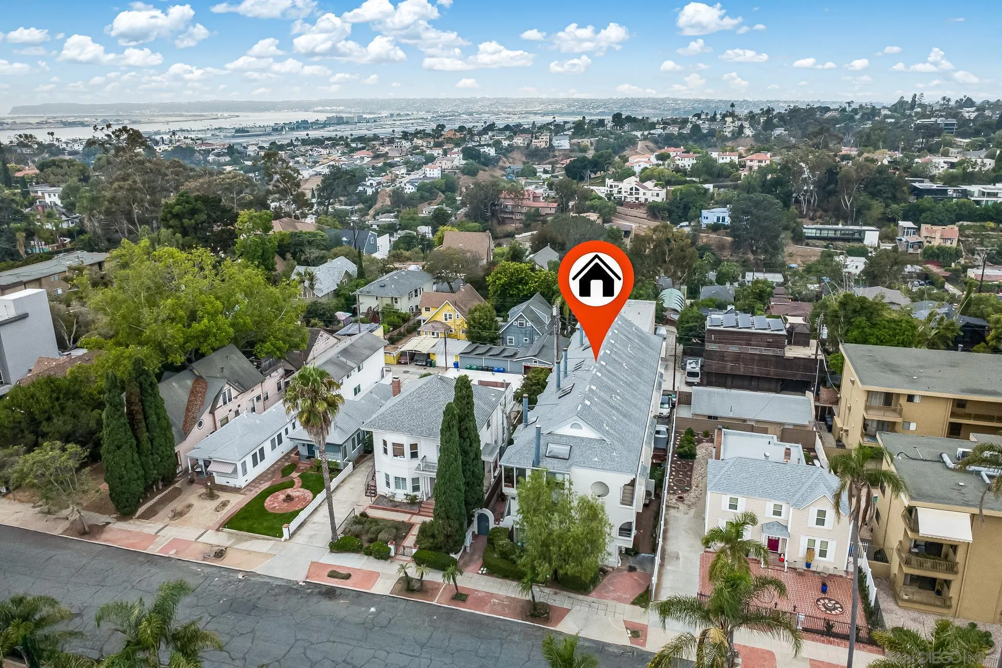 https://cdn.realtyfeed.com/cdn/127/250037370/6b08838f05ae352cf492d9ad775c98dc.webp