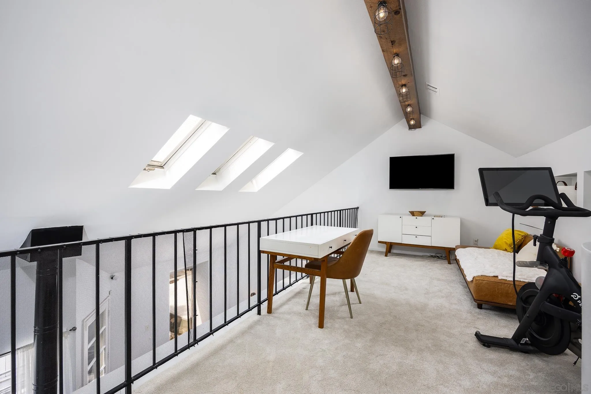 https://cdn.realtyfeed.com/cdn/127/250037370/b05c4f995c41c7f6c8e565770079dc55.webp