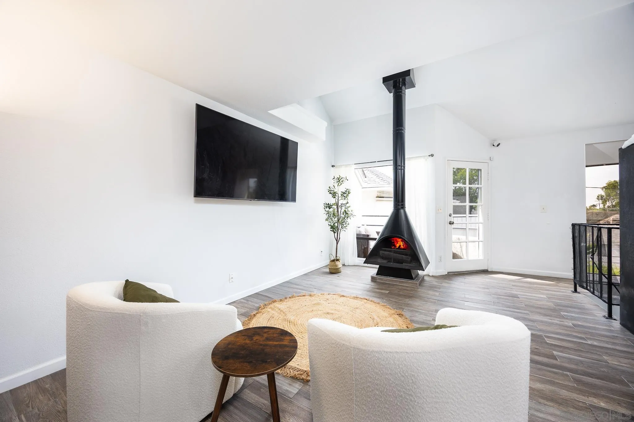 https://cdn.realtyfeed.com/cdn/127/250037370/c345a1a492ce0dbdd3626bd2c5d767f5.webp