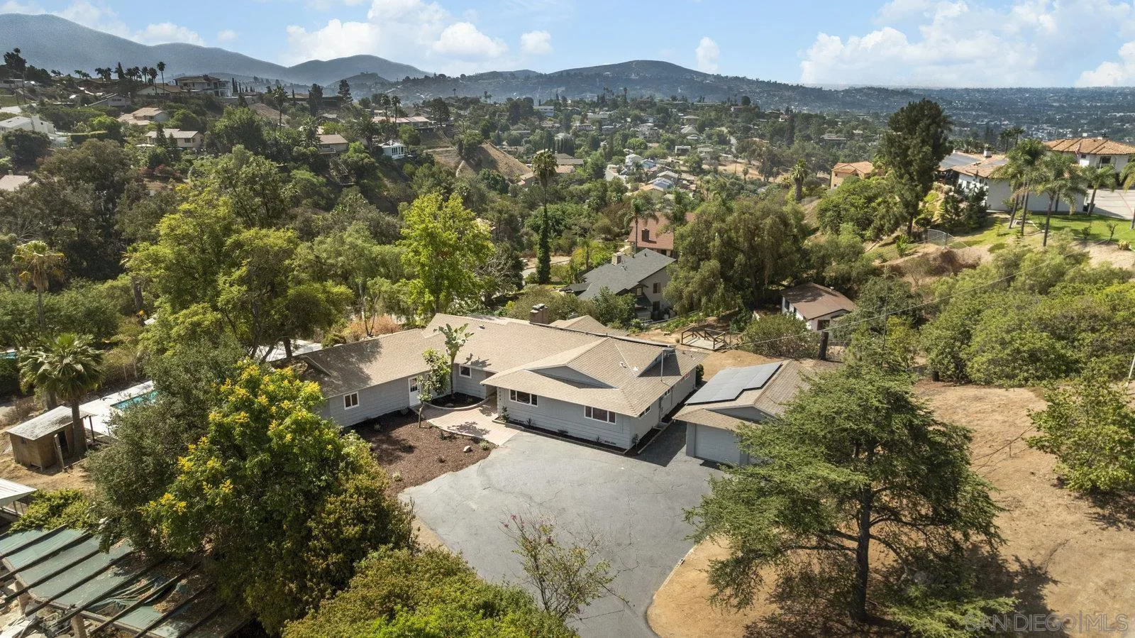 https://cdn.realtyfeed.com/cdn/127/250037371/0fcbaf84927e5dae11e5fe6a65639134.webp