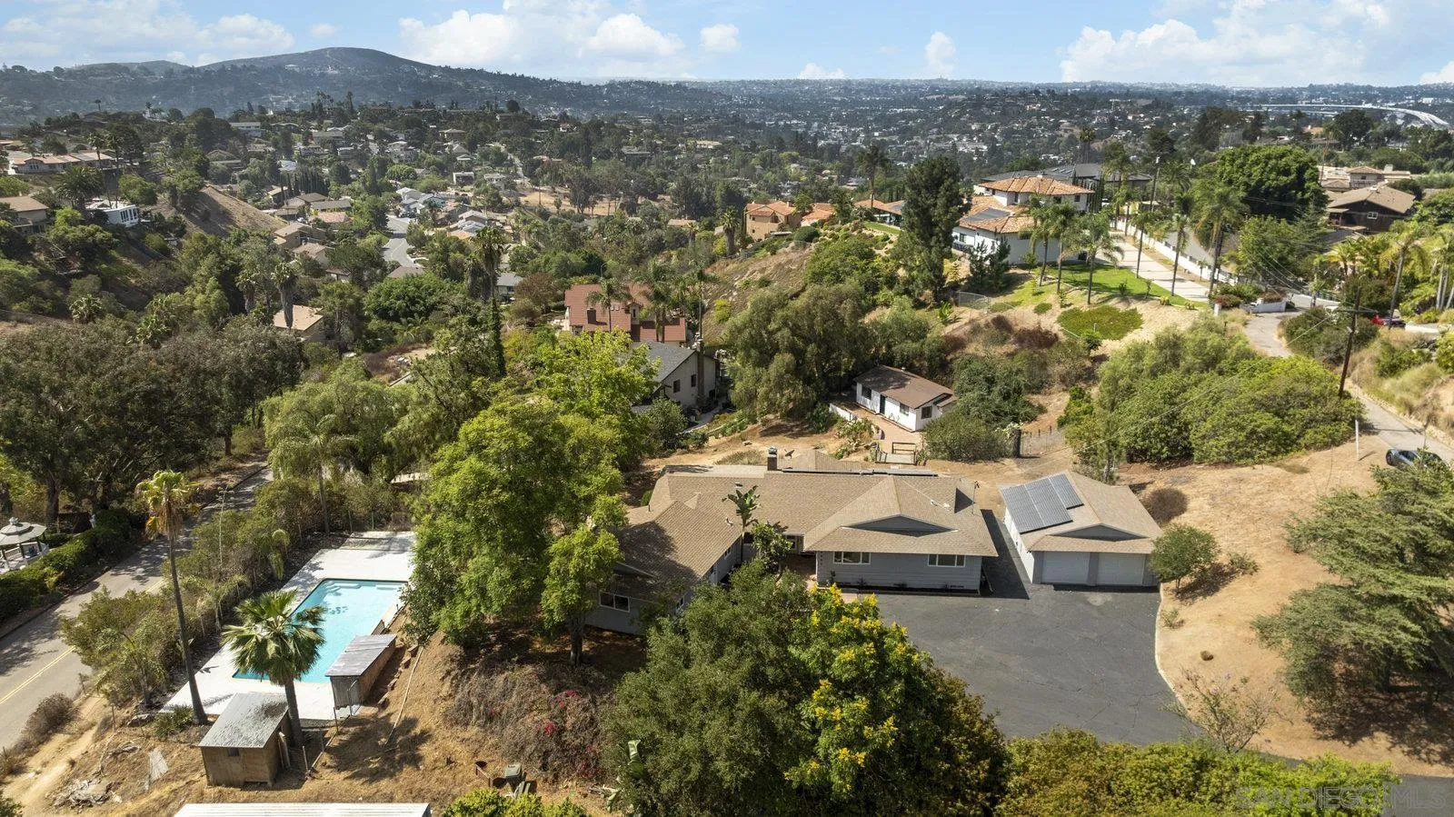 https://cdn.realtyfeed.com/cdn/127/250037371/b38a02737be7a00cdcd20068b9c8511d.webp