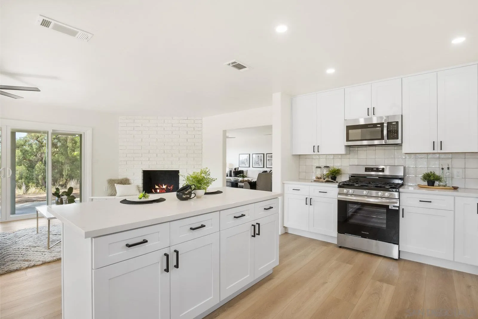 https://cdn.realtyfeed.com/cdn/127/250037371/bc6b73b8ee1f7a190fc4e1259fcff1e0.webp