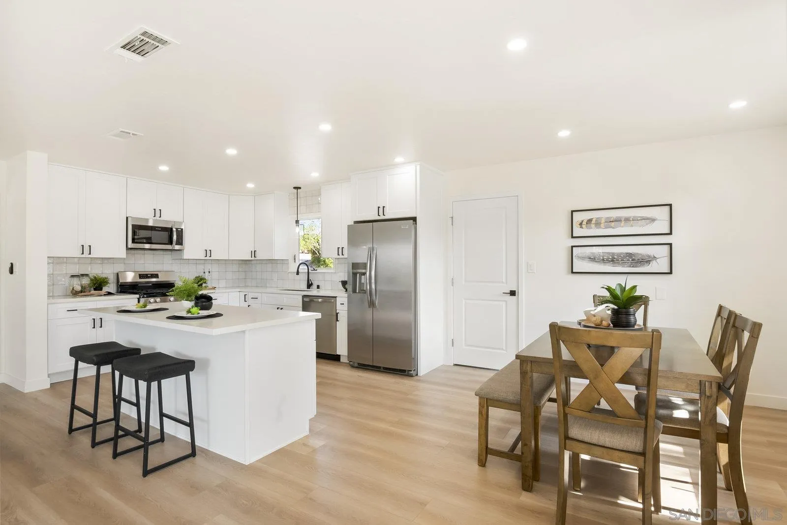 https://cdn.realtyfeed.com/cdn/127/250037371/e46f72fdfe2f32adf8b39331a46f8c1d.webp