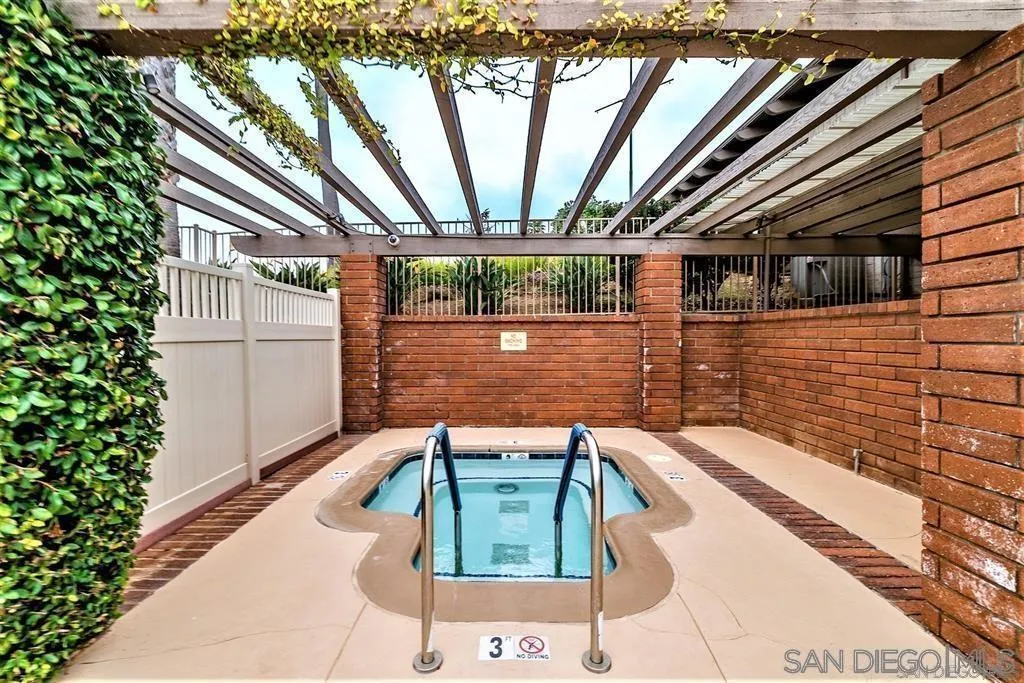 https://cdn.realtyfeed.com/cdn/127/250037374/139fcb7f33f0b192d45d79b09be39e84.webp