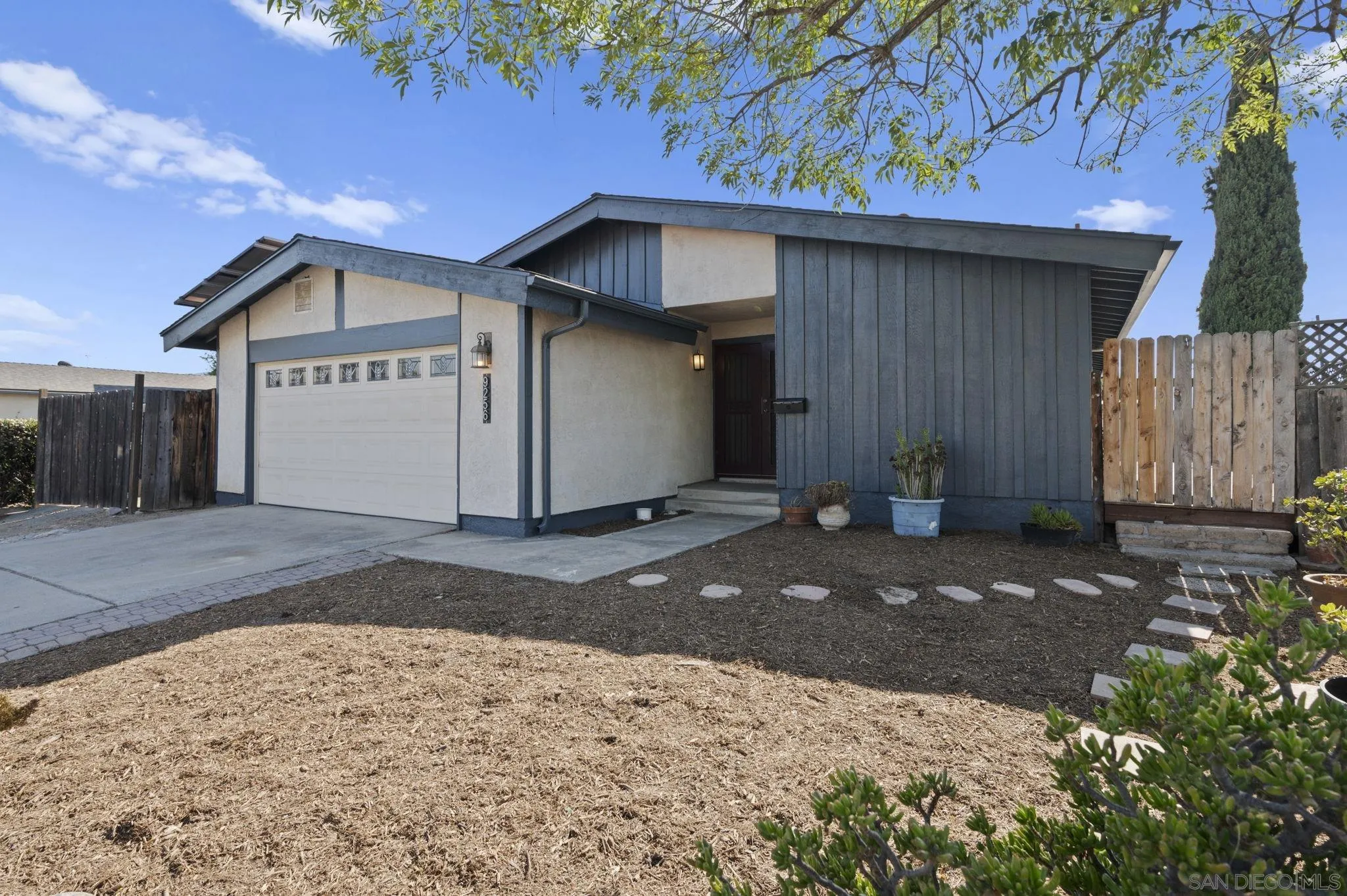 https://cdn.realtyfeed.com/cdn/127/250037375/0fe1ab6ad5db47cee40b880585b12a0c.webp
