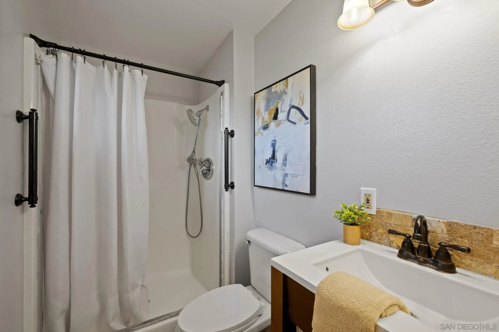 https://cdn.realtyfeed.com/cdn/127/250037375/28980e130dcb3fe406b17dcfd06a9a14.webp