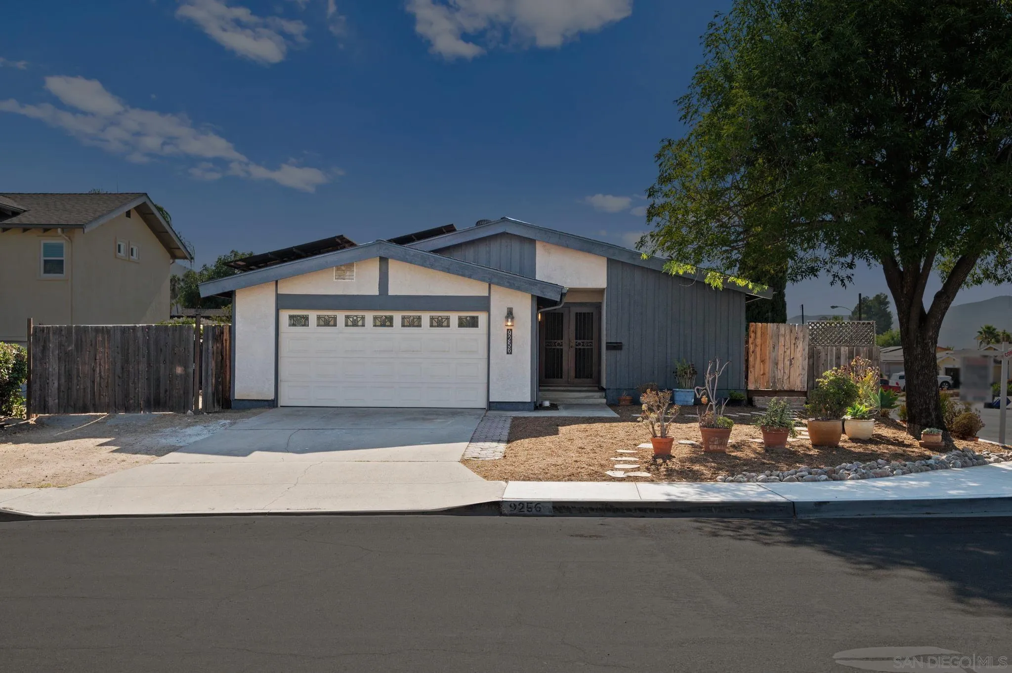 https://cdn.realtyfeed.com/cdn/127/250037375/ab4f36f89e224e584c0c0dff1a56d6f4.webp