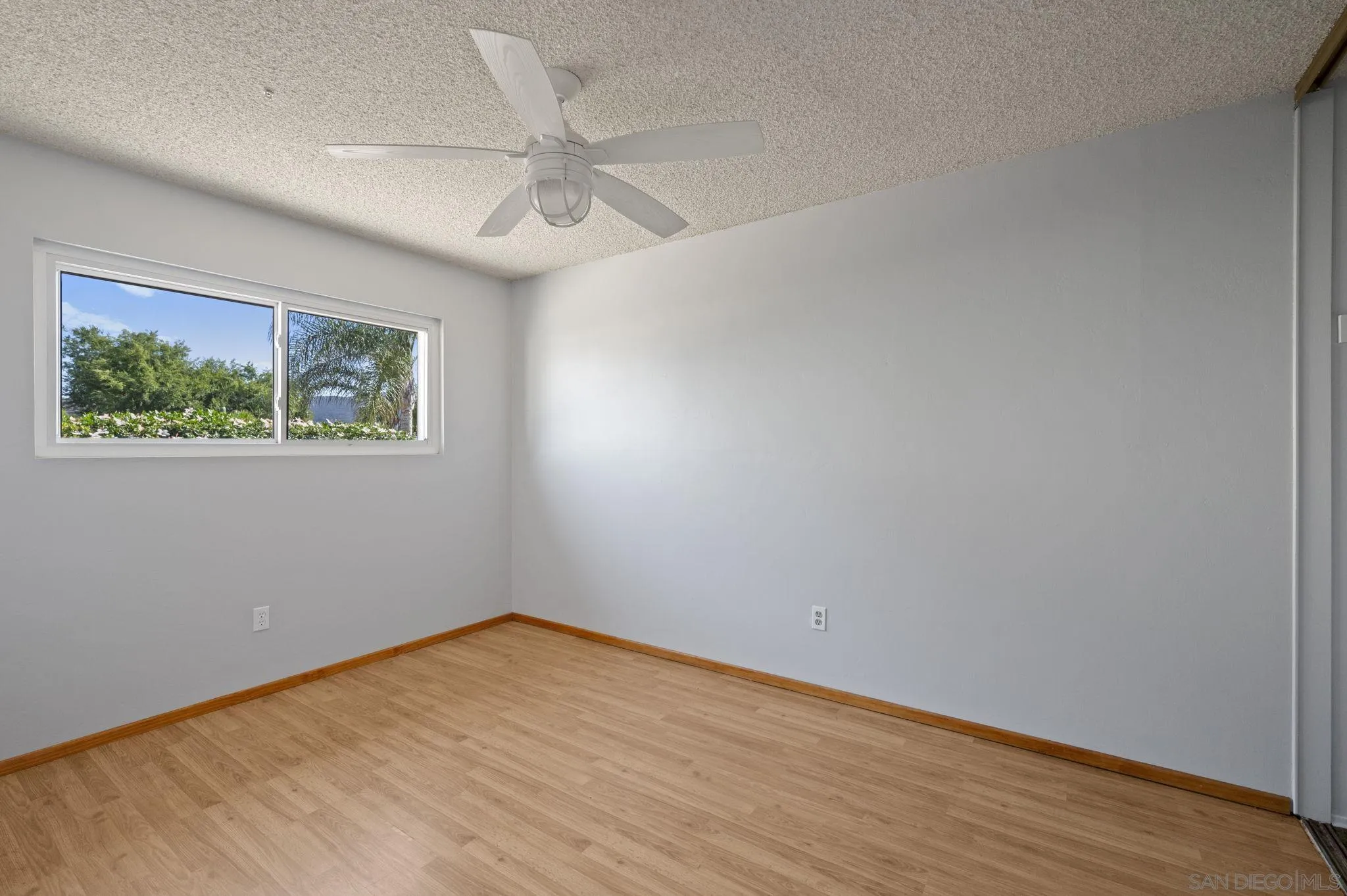 https://cdn.realtyfeed.com/cdn/127/250037375/cbfdfd885dc9033b2799d790f99ae5a4.webp