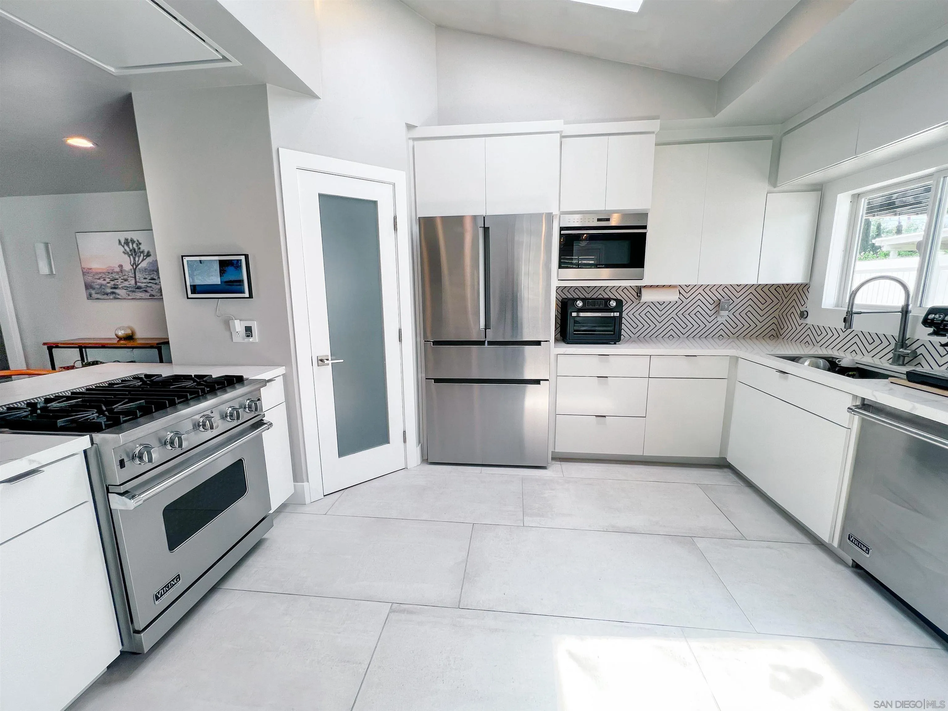 https://cdn.realtyfeed.com/cdn/127/250037376/21a1b031b6d6c65dc7398d00d56f28e9.webp