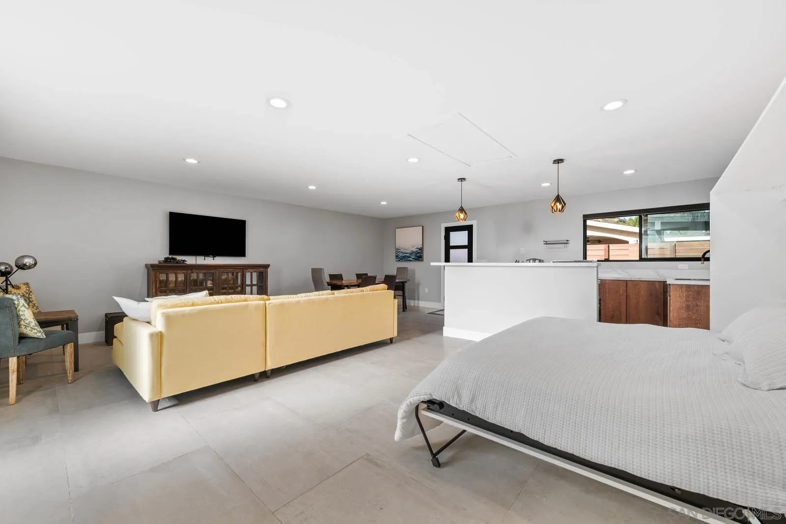 https://cdn.realtyfeed.com/cdn/127/250037376/2abb082e6761a2b7c04fcbc6136a2bec.webp