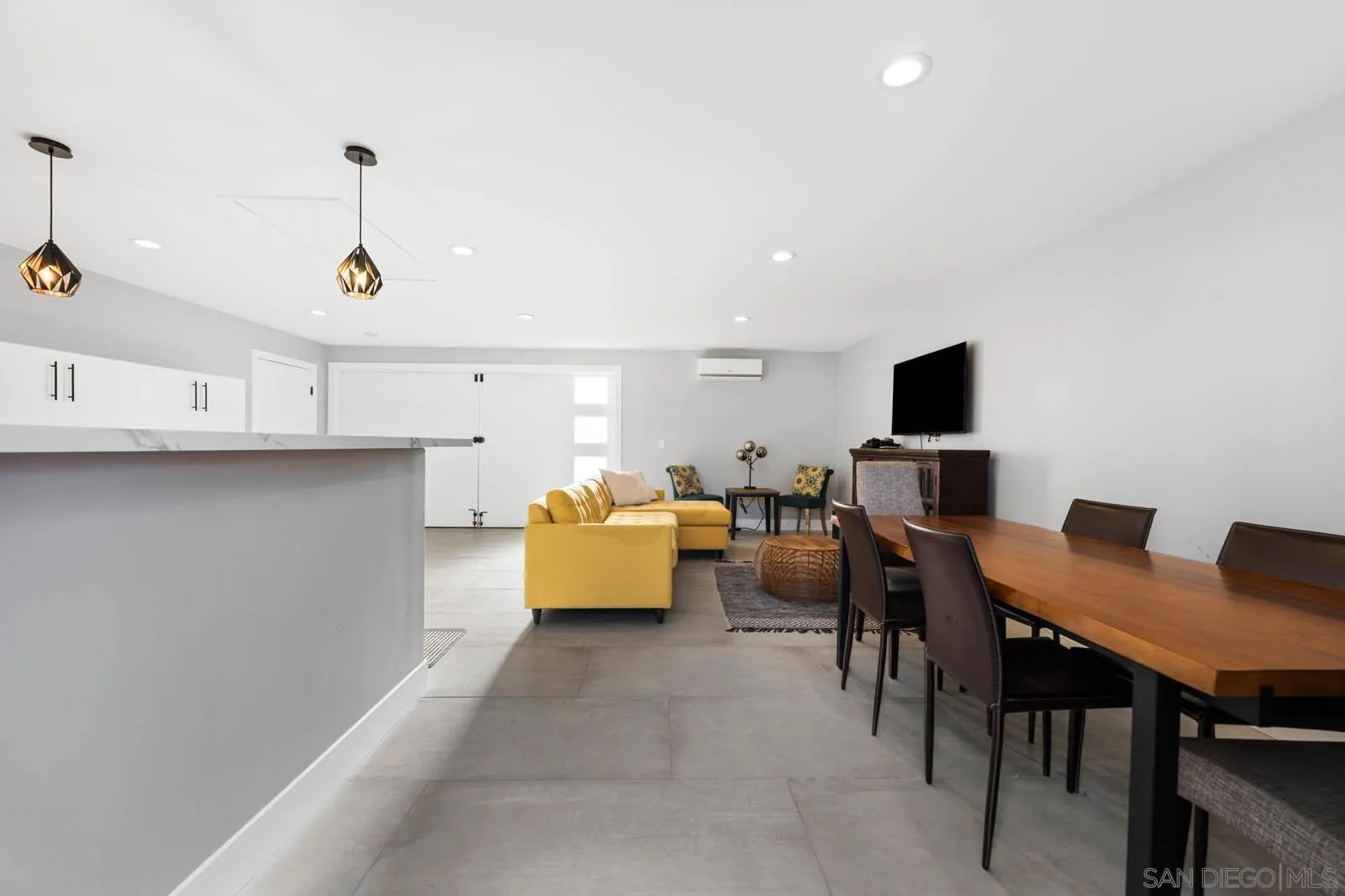 https://cdn.realtyfeed.com/cdn/127/250037376/31d52e96ab6efb4a1a6fa7e38b87a3a9.webp