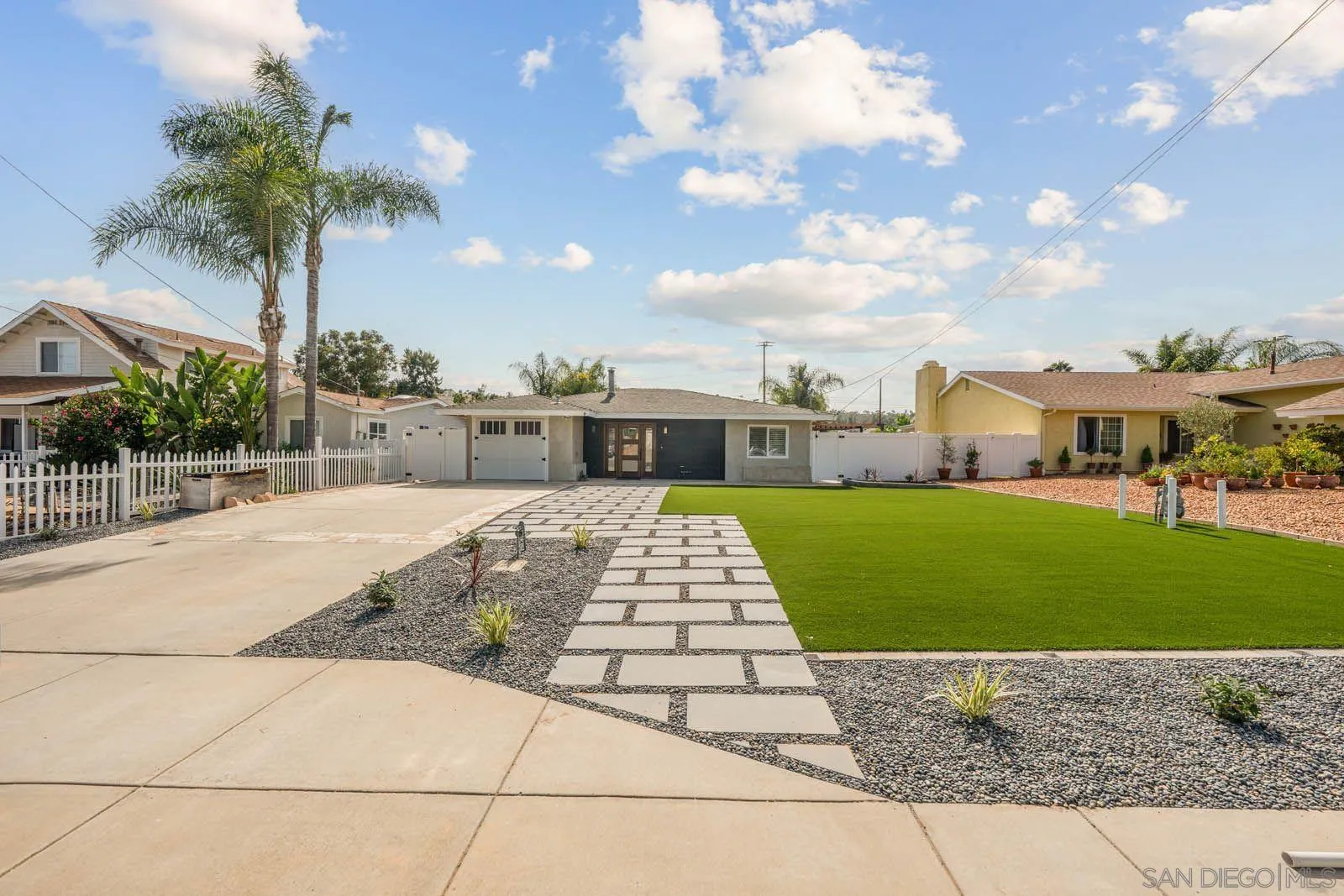 https://cdn.realtyfeed.com/cdn/127/250037376/5992181ac3437300943ae810dc75084b.webp