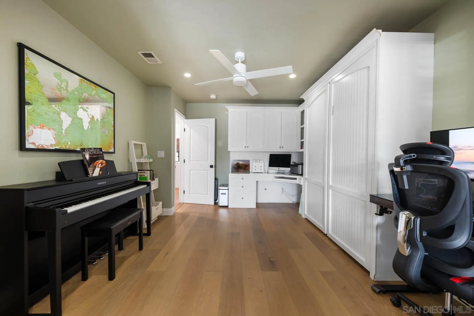 https://cdn.realtyfeed.com/cdn/127/250037376/5cf988b49a6f8b91863f7fef50816384.webp
