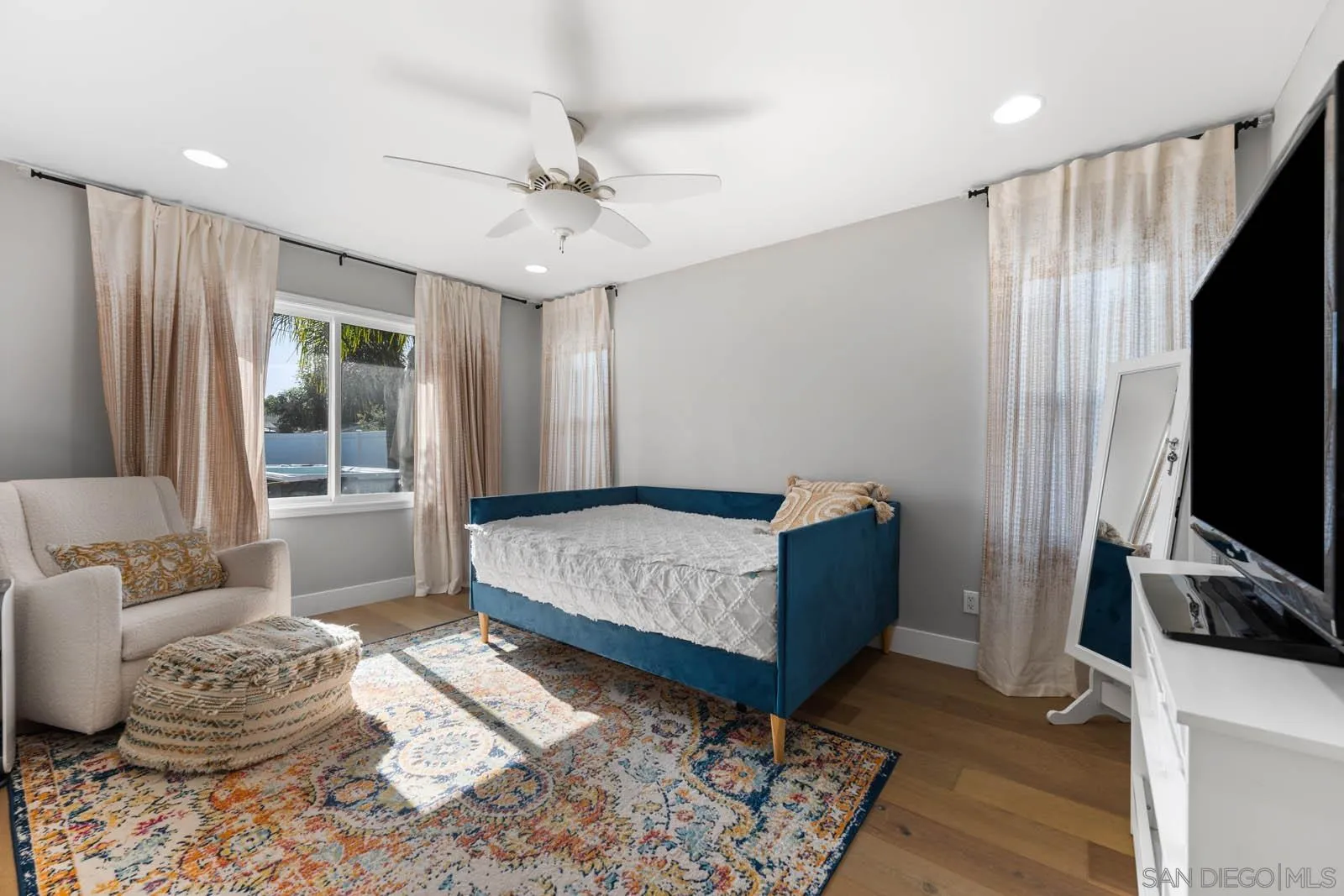 https://cdn.realtyfeed.com/cdn/127/250037376/71885eeae859eb6a1e465ac71c52dc4d.webp
