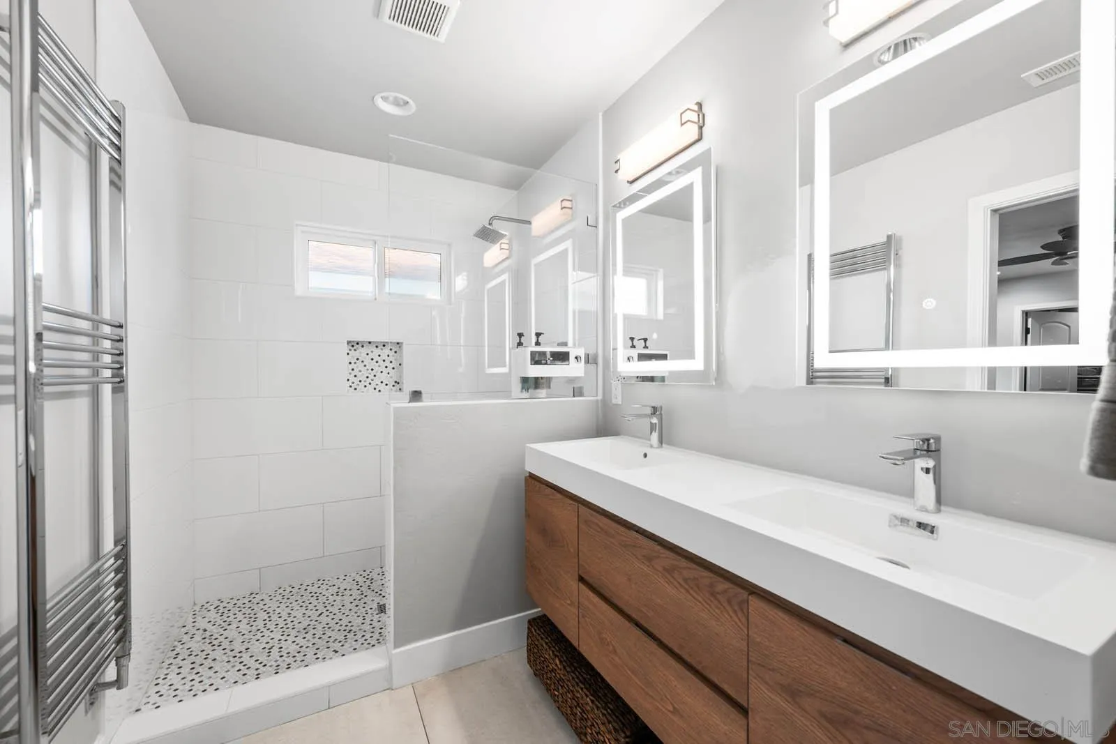 https://cdn.realtyfeed.com/cdn/127/250037376/7c5166d52f3268365832ffce29821e80.webp