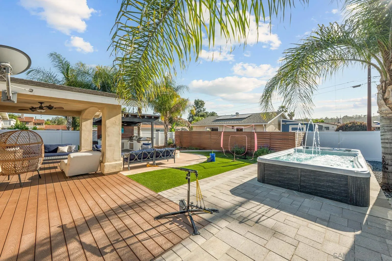 https://cdn.realtyfeed.com/cdn/127/250037376/aeb5c396d440751ad1adb08fff5e6d72.webp