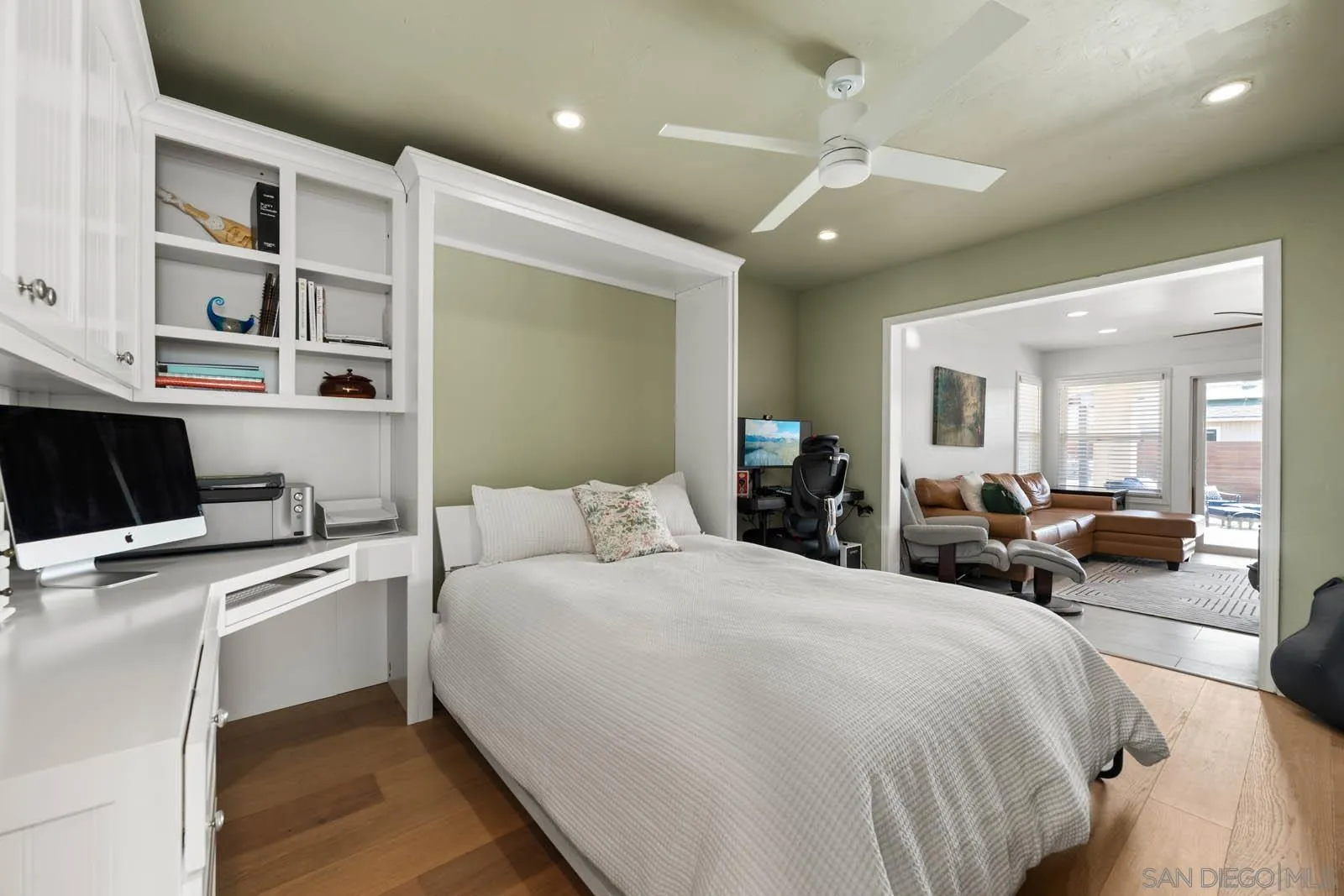 https://cdn.realtyfeed.com/cdn/127/250037376/bc2b6ccbcb1b2b2846ccc1b56f42e0df.webp