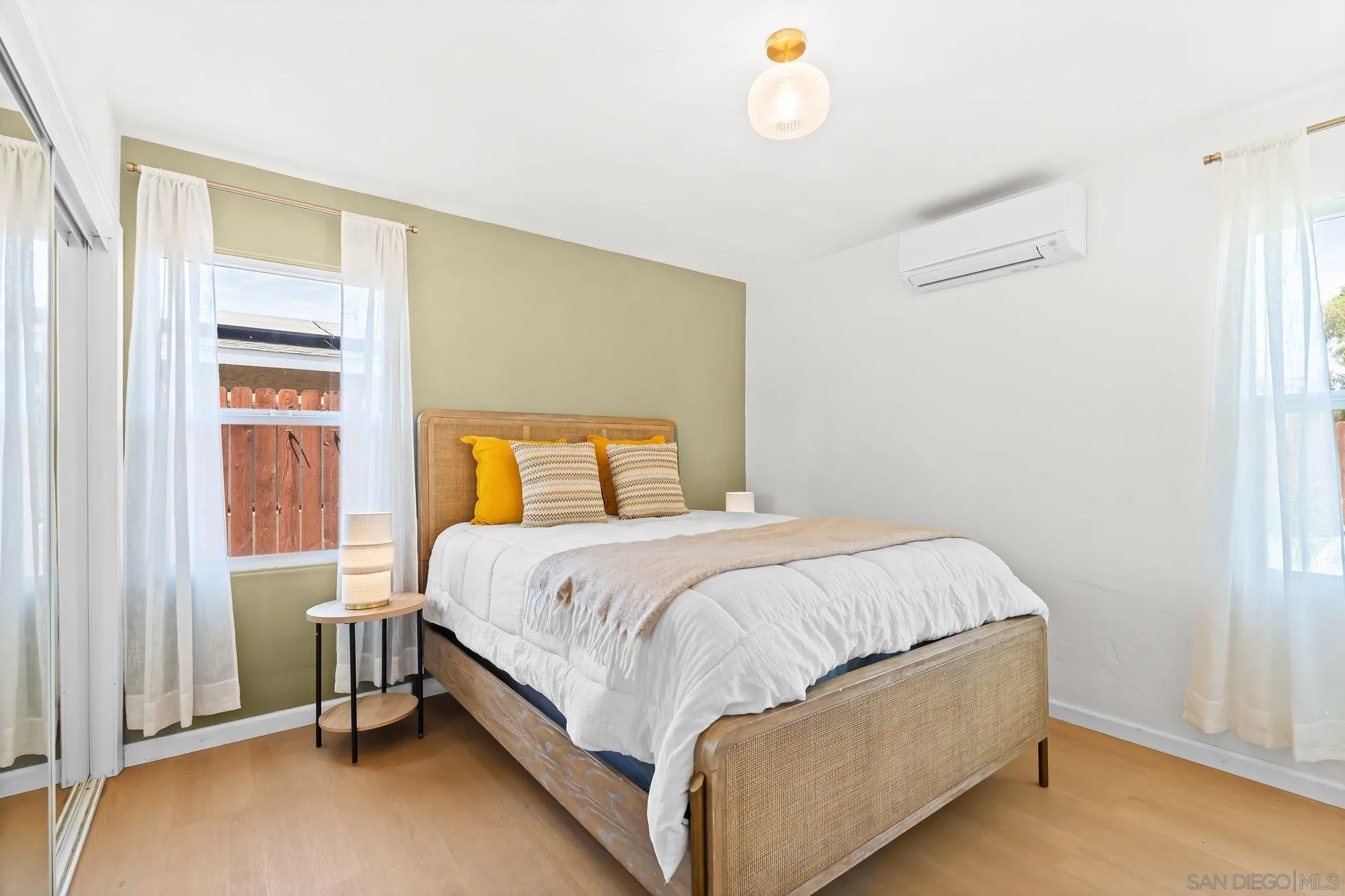 https://cdn.realtyfeed.com/cdn/127/250037377/6742a789a370155fe14557ae331251d4.webp