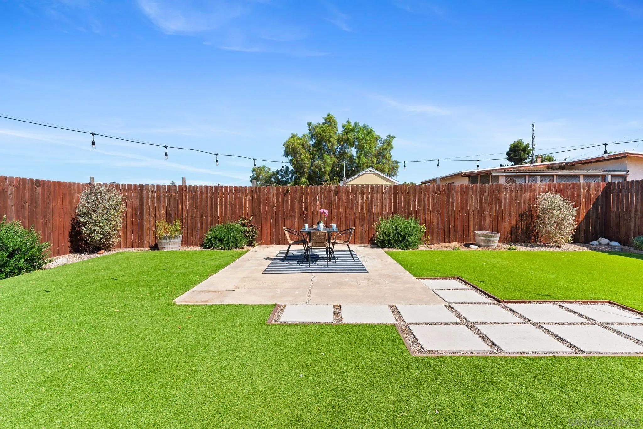 https://cdn.realtyfeed.com/cdn/127/250037377/777f93a7c0a8120f48fb432e87461c56.webp