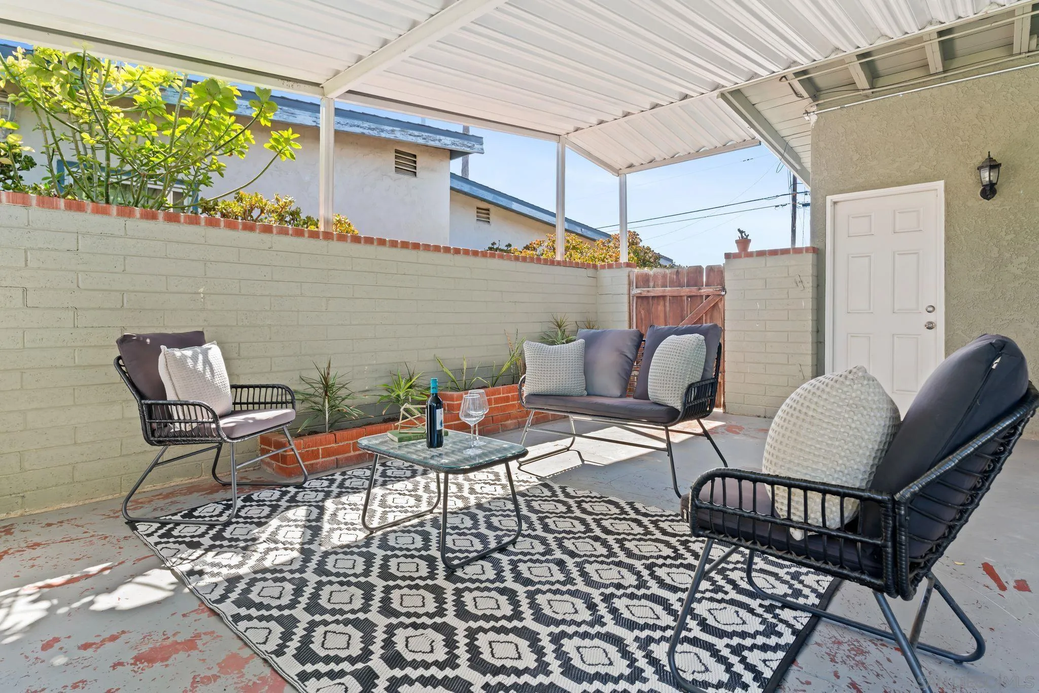 https://cdn.realtyfeed.com/cdn/127/250037377/eec0dfce7254288302bc51f89e08cd37.webp